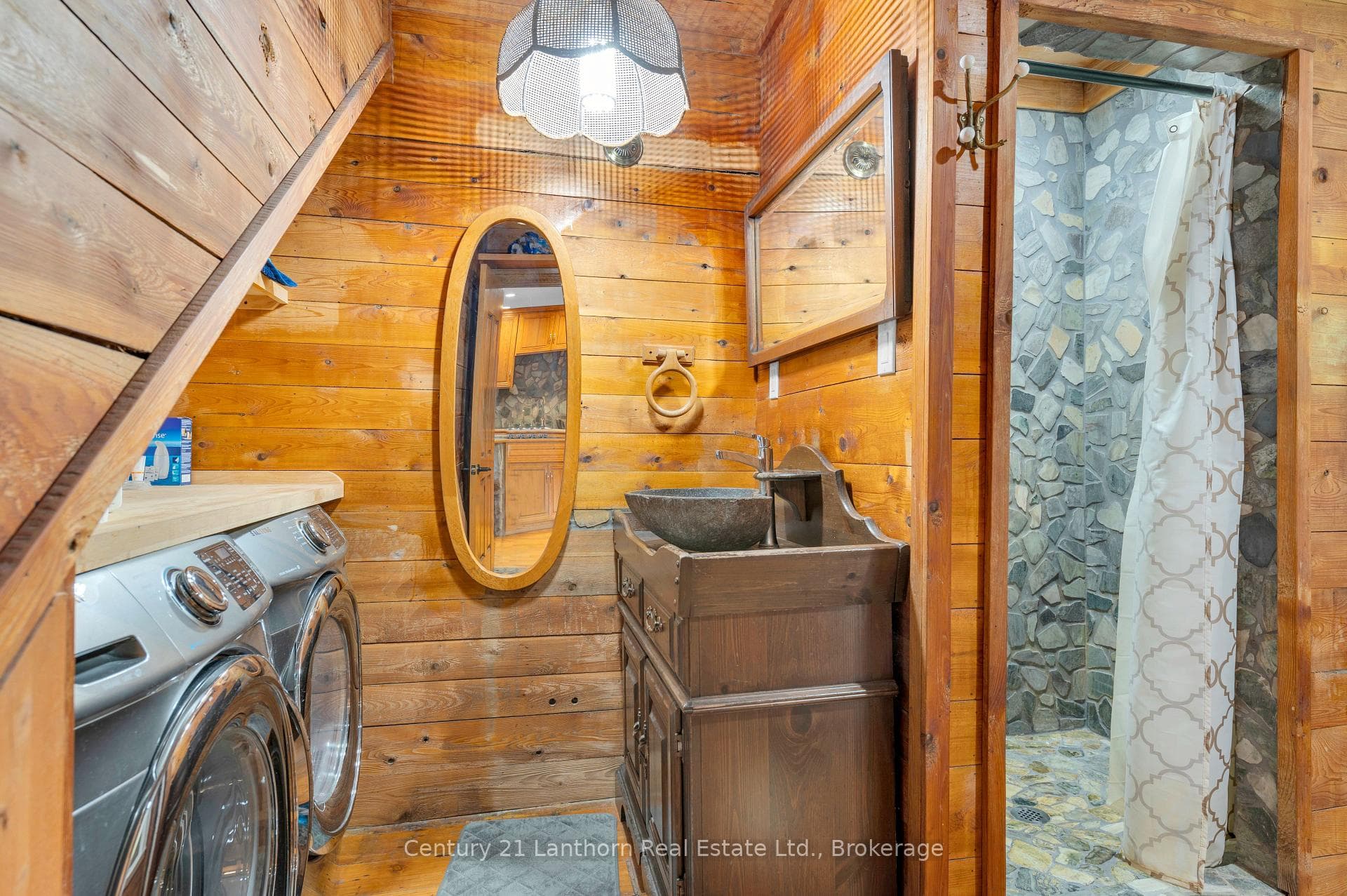 495 Barker Road photo 17