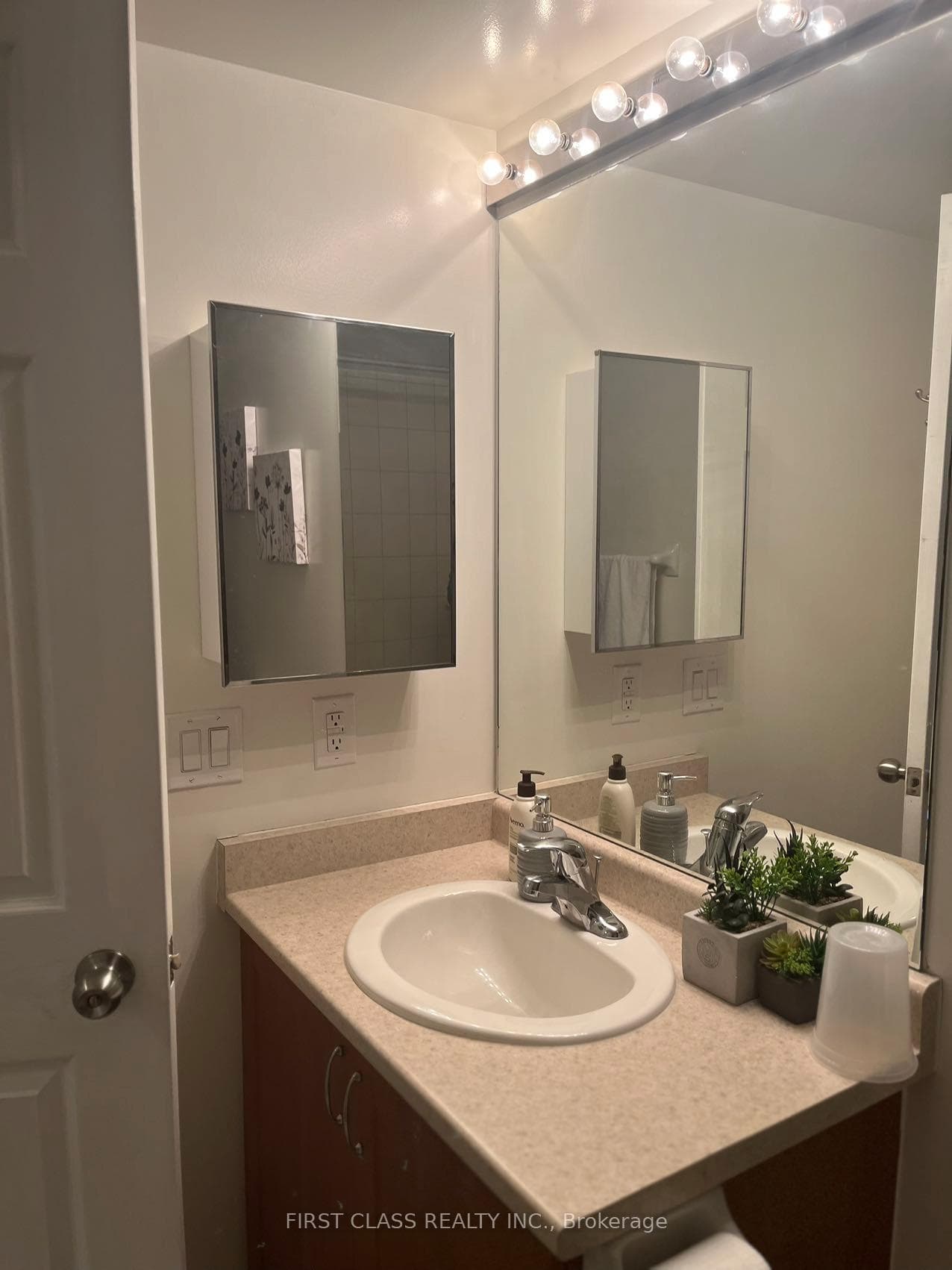 88 Grangeway Avenue Unit 2301 photo 9
