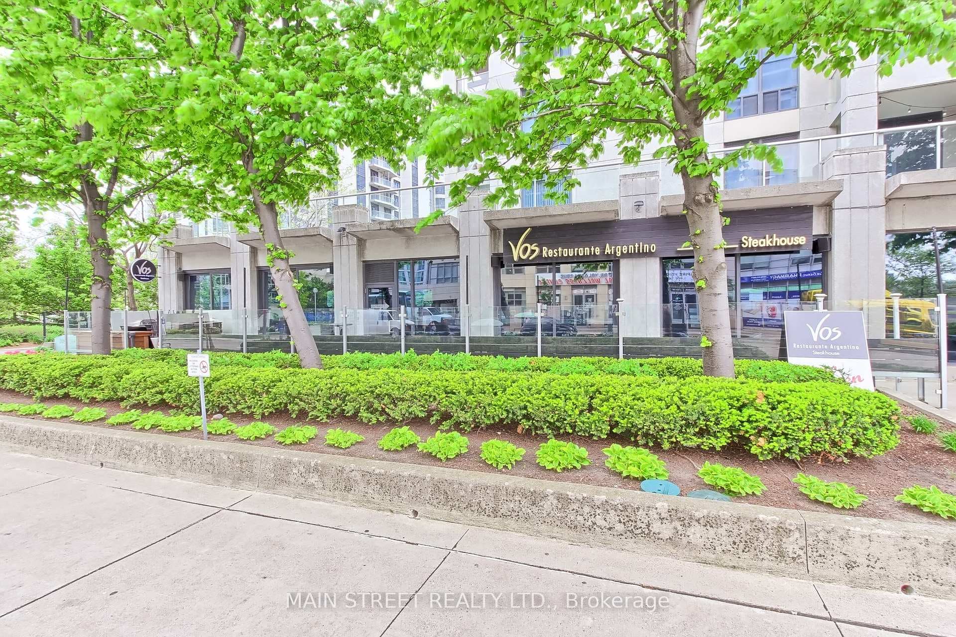 2067 Lake Shore Boulevard Unit 405 photo 31