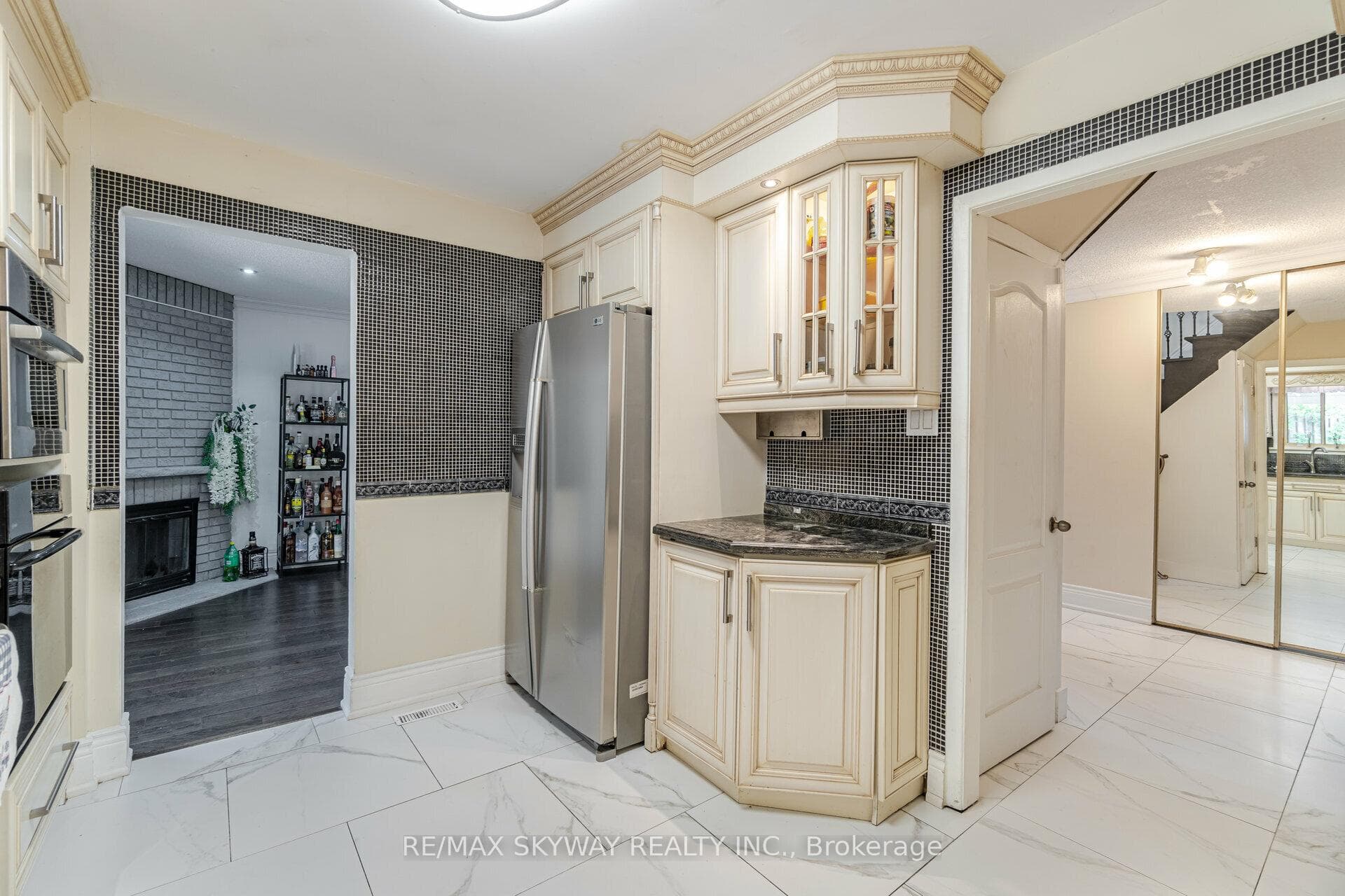 75 Milford Crescent photo 12