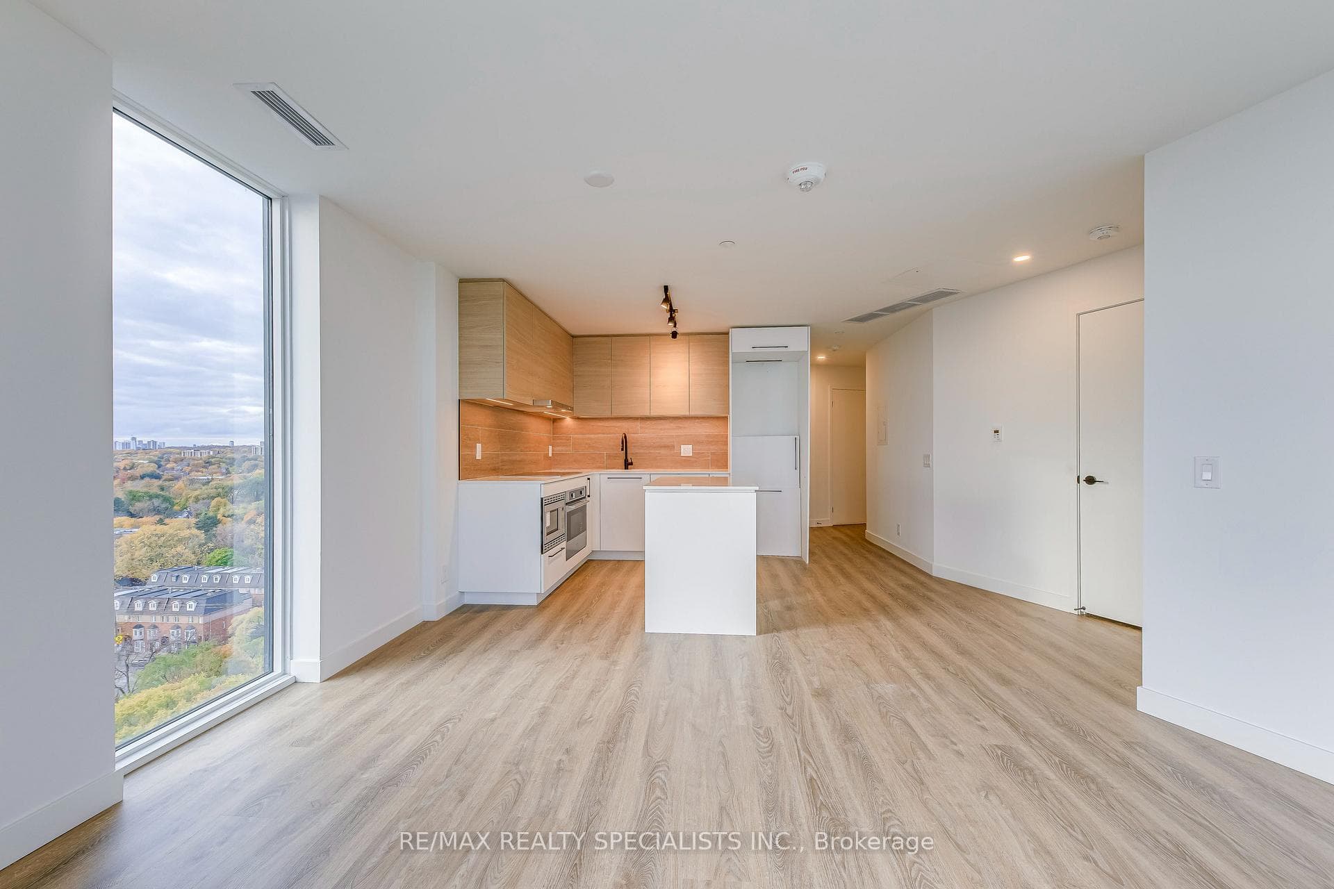 1050 Eastern Avenue Unit 1406 photo 12