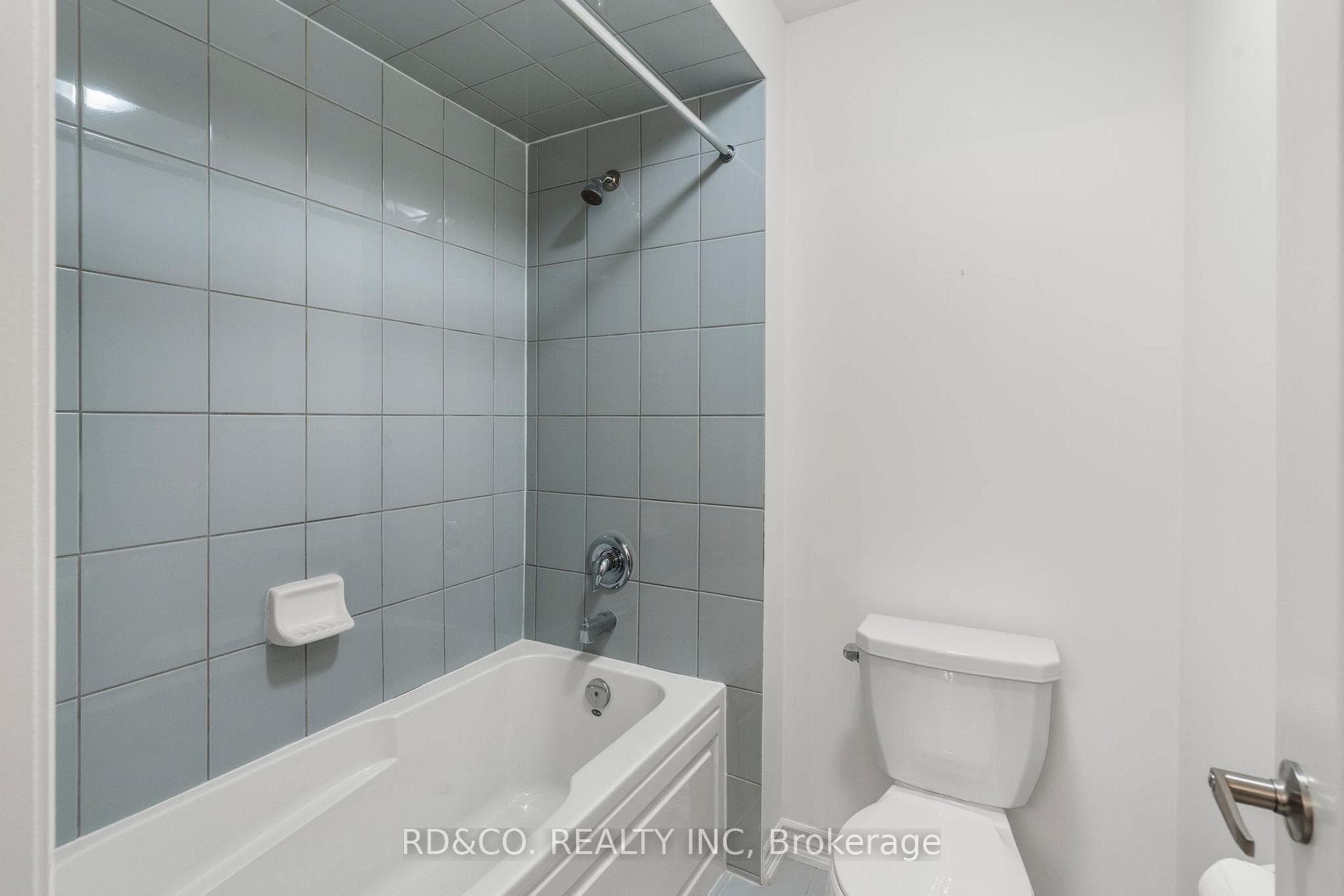 65 Markview Road photo 26