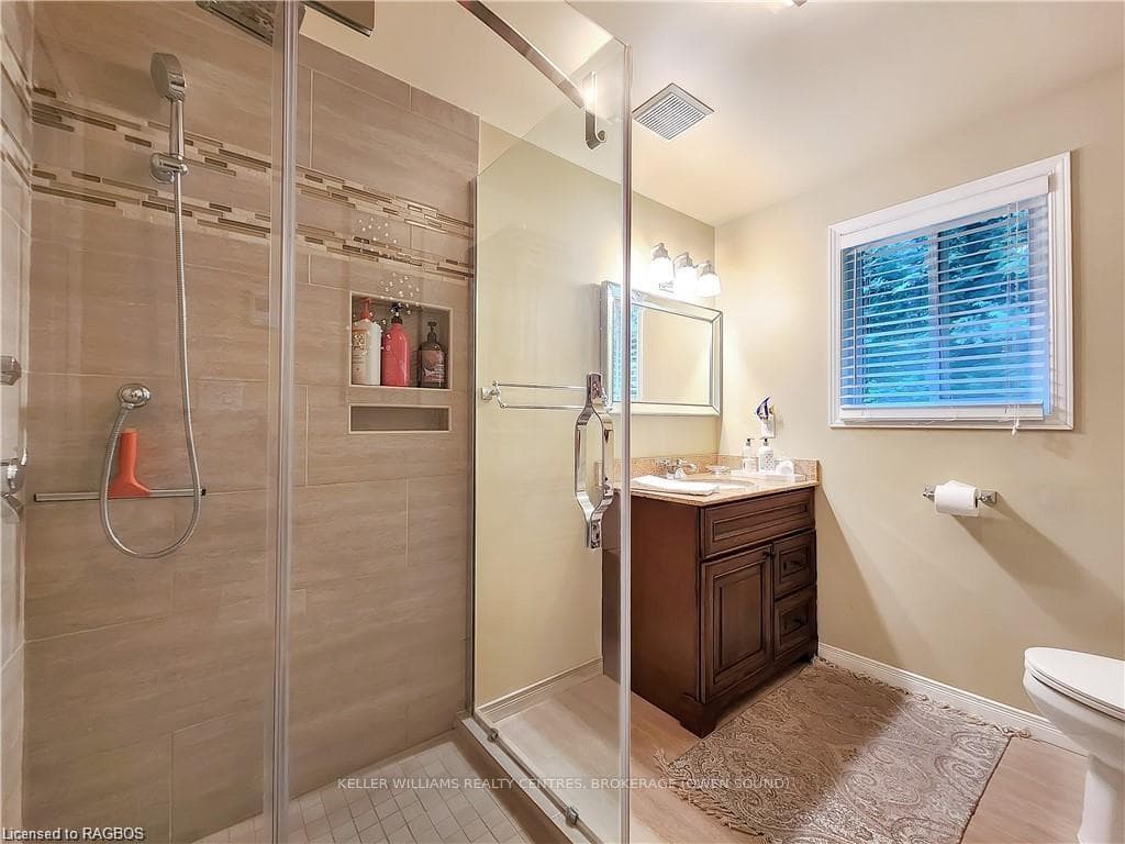 303 ISTHMUS BAY Road photo 29