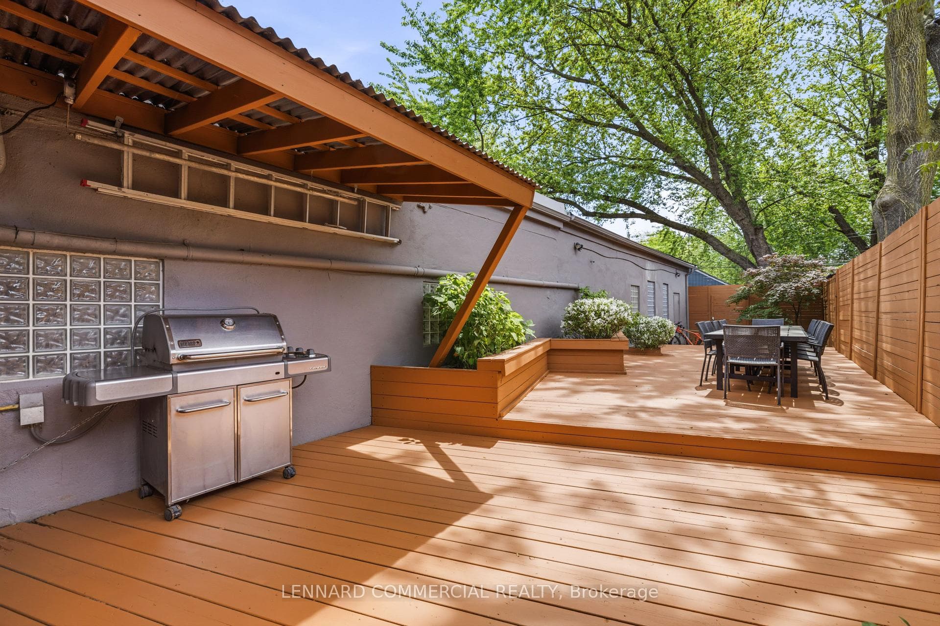 121 Logan Avenue photo 33
