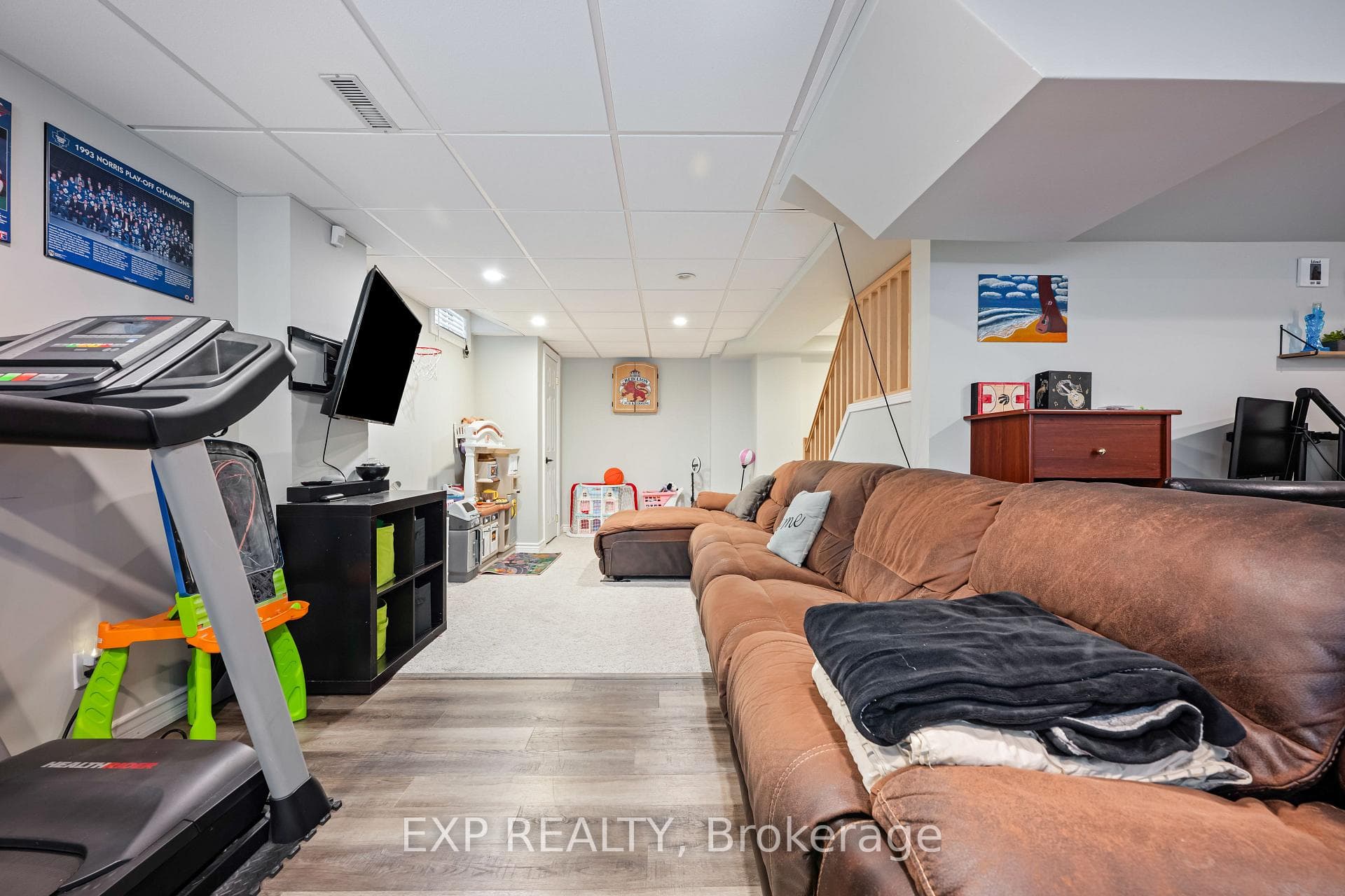 581 College Avenue photo 33