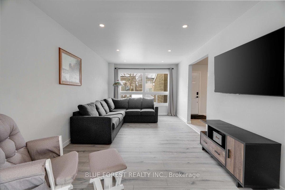 1460 Limberlost Road Unit 50 photo 10