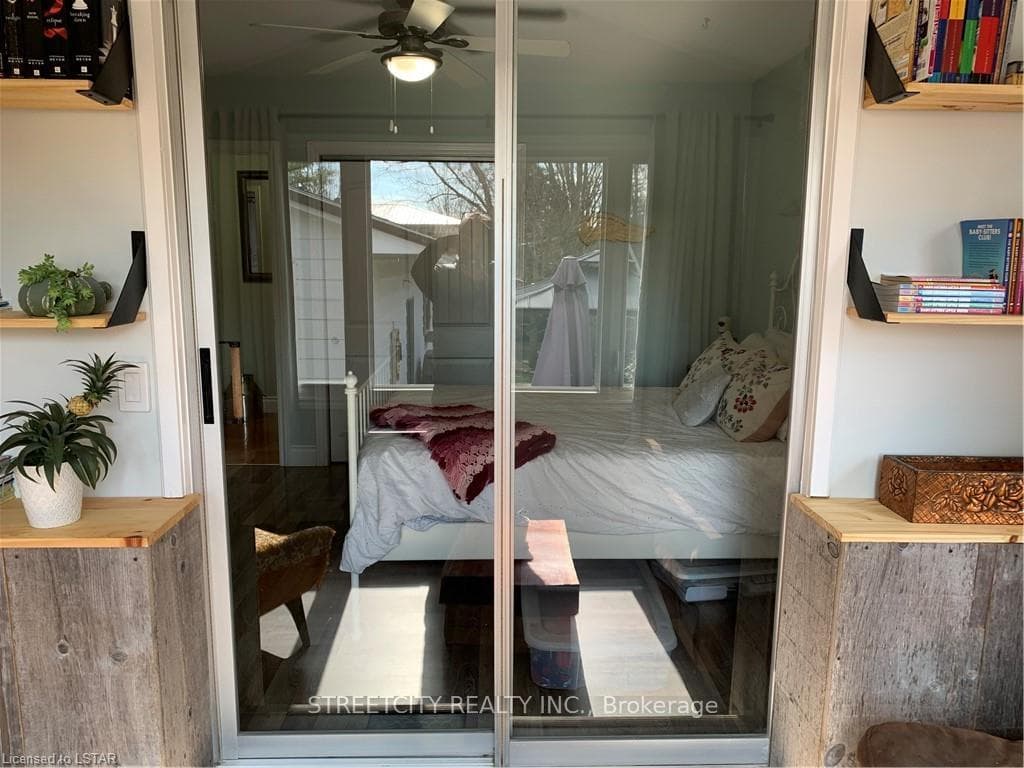 126 ANDERSON Avenue photo 22