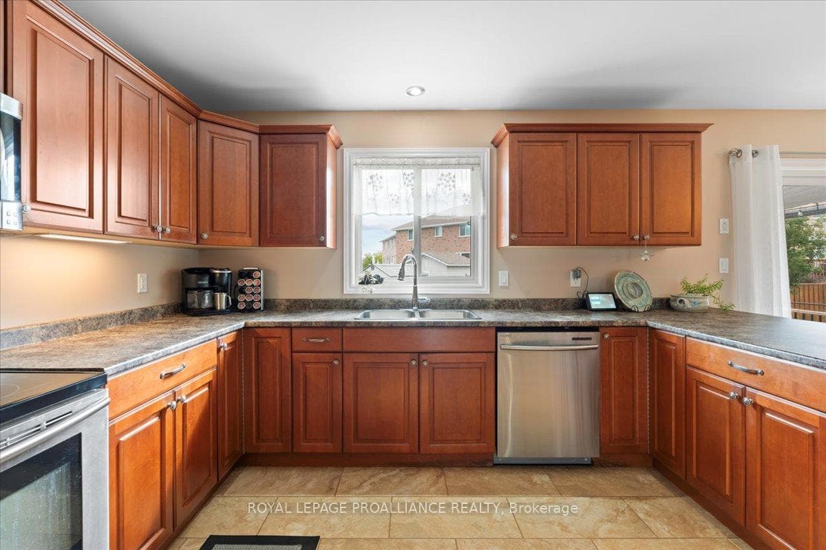 29 Kipling Drive photo 12