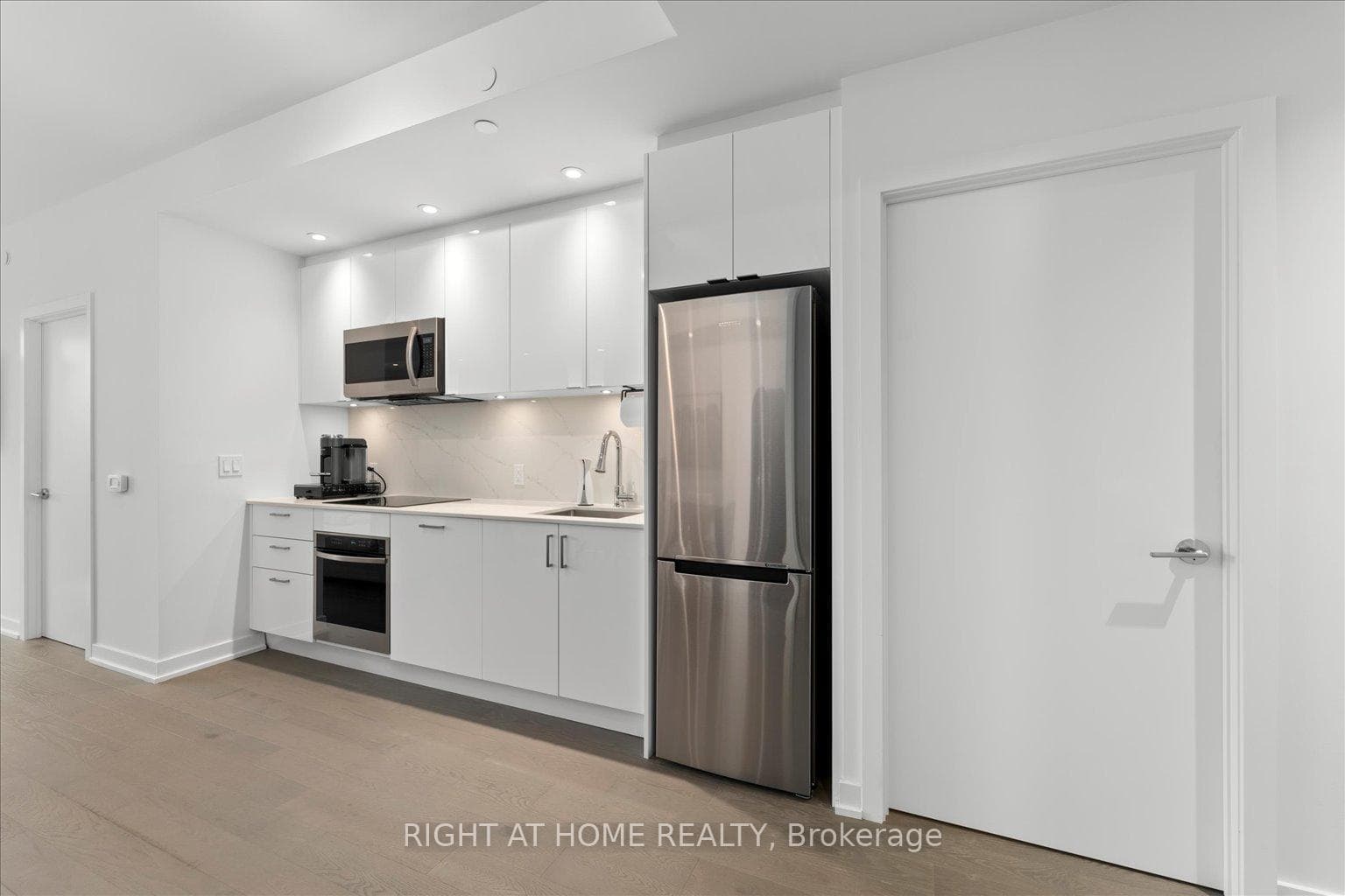 1928 Lakeshore Boulevard Unit 2011 photo 19