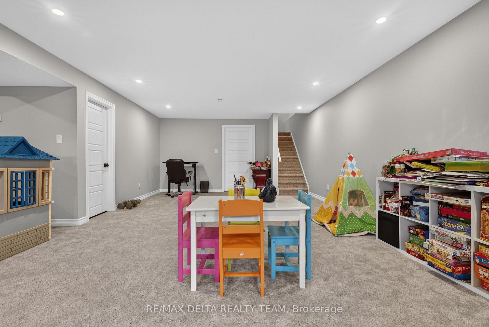 2834 Grand Canal Street photo 41