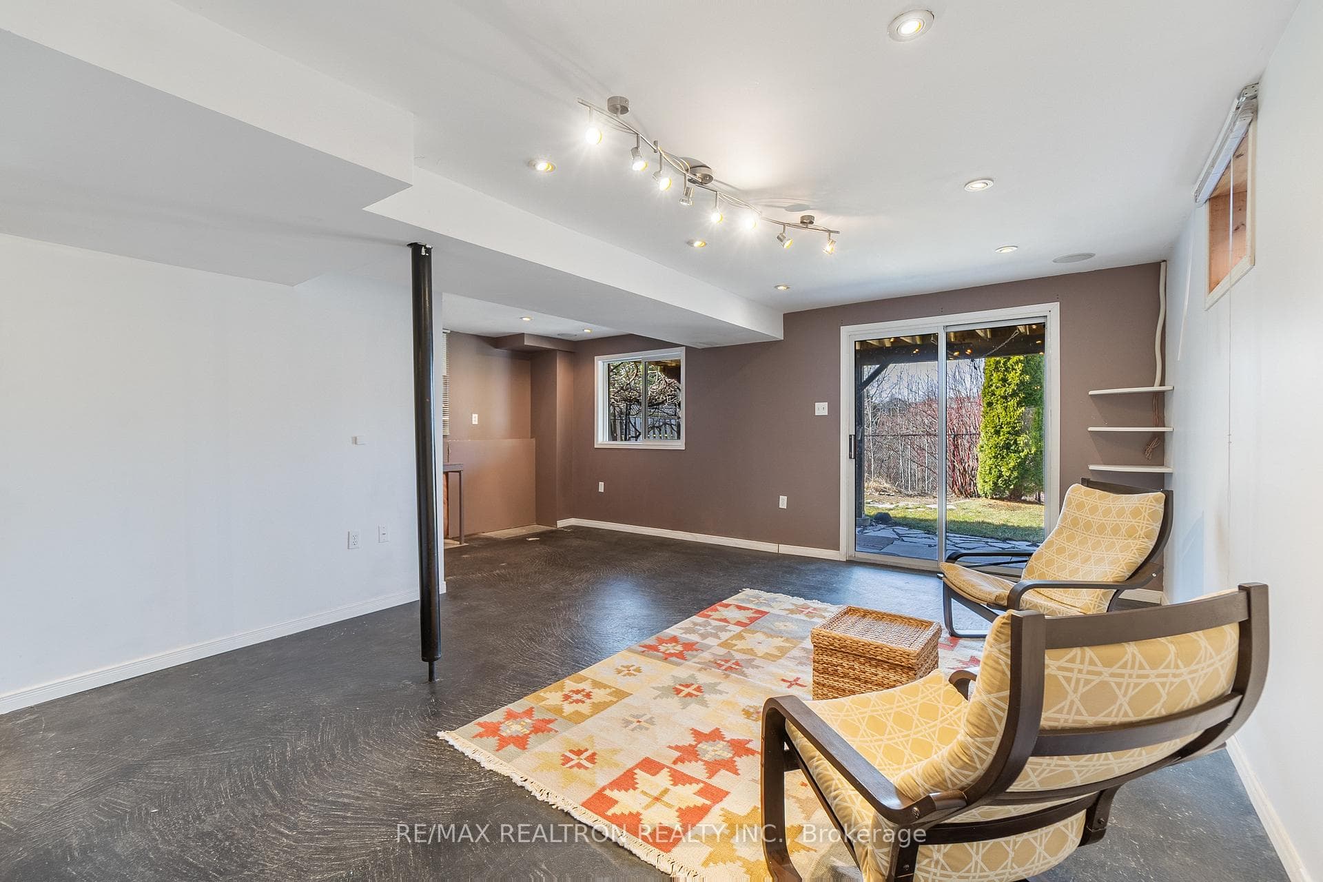 380 Bartholomew Drive photo 29