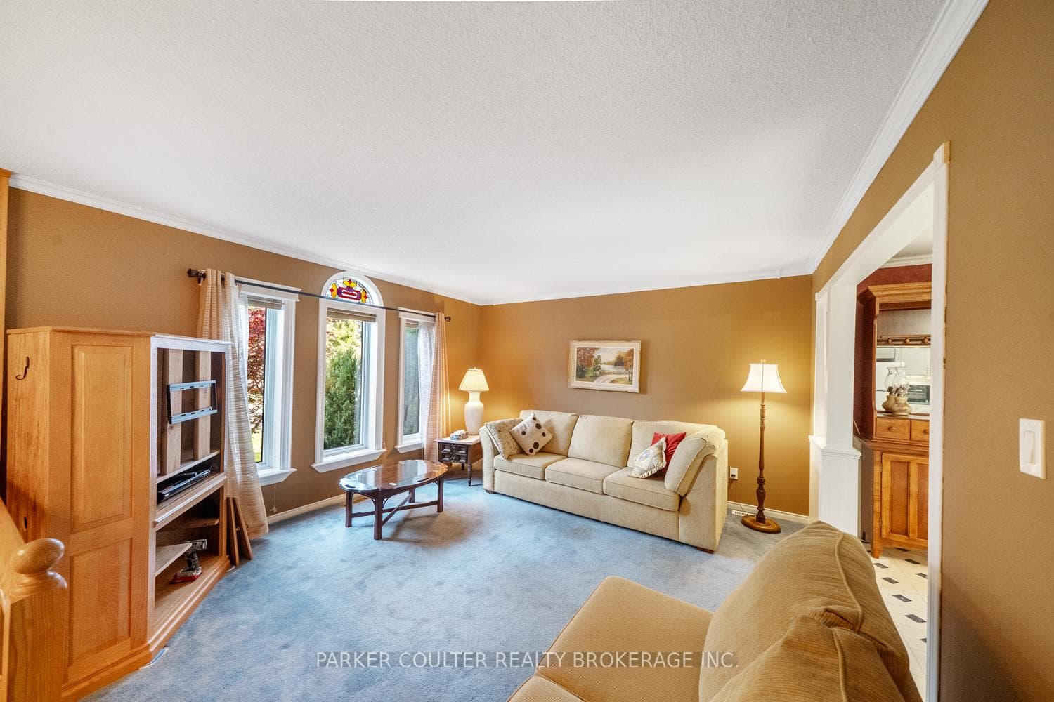 73 Timberland Crescent photo 6