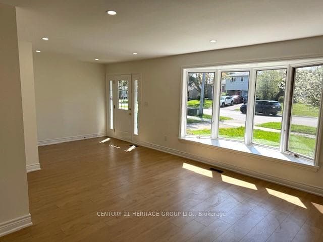 8 Devins Drive Unit Main Floor photo 3