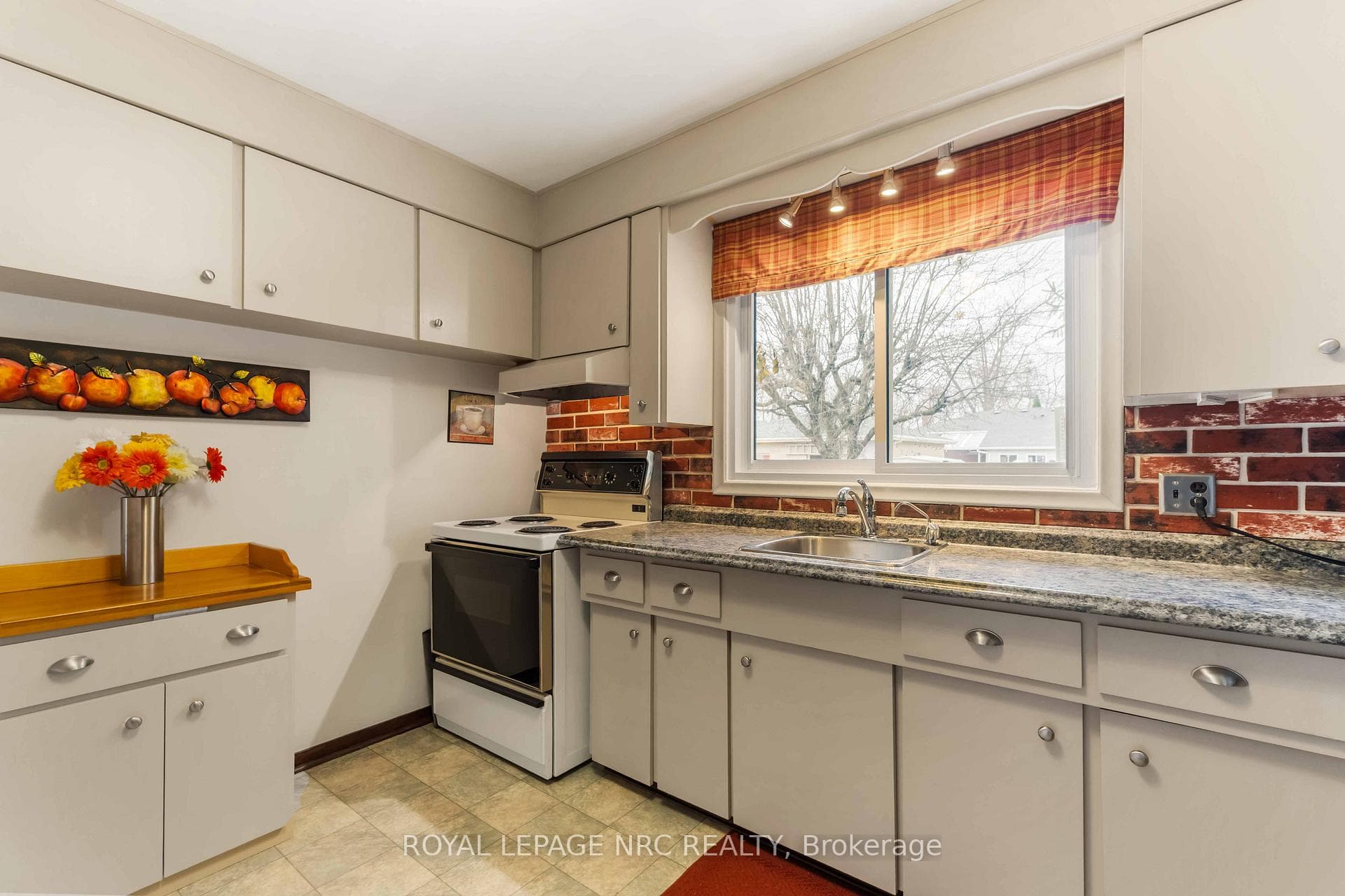 30 Armour Drive photo 19
