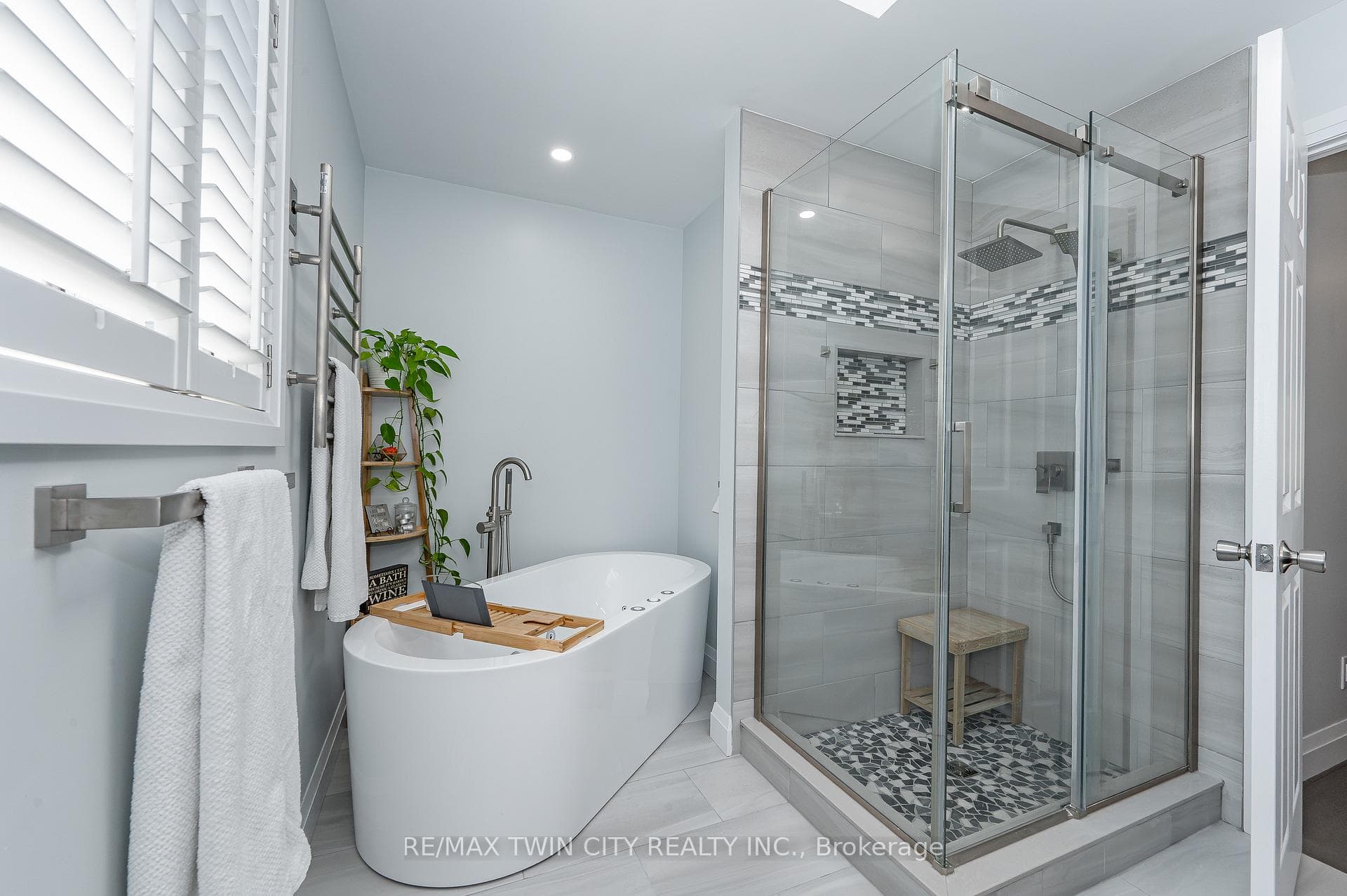 49 Robertson Crescent photo 22