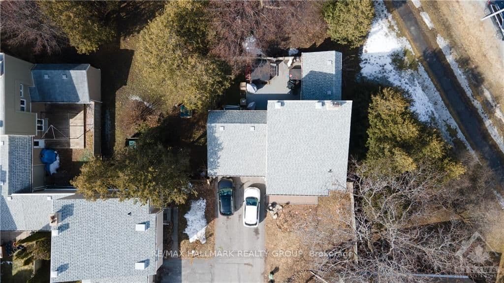 27 JACKSON Court photo 2
