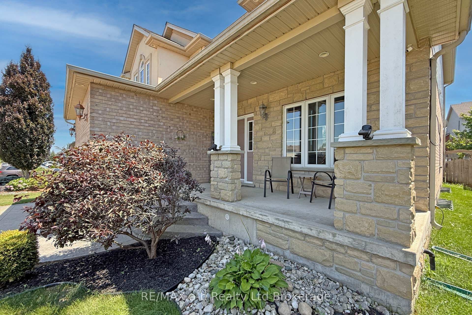842 Springbank Avenue photo 6