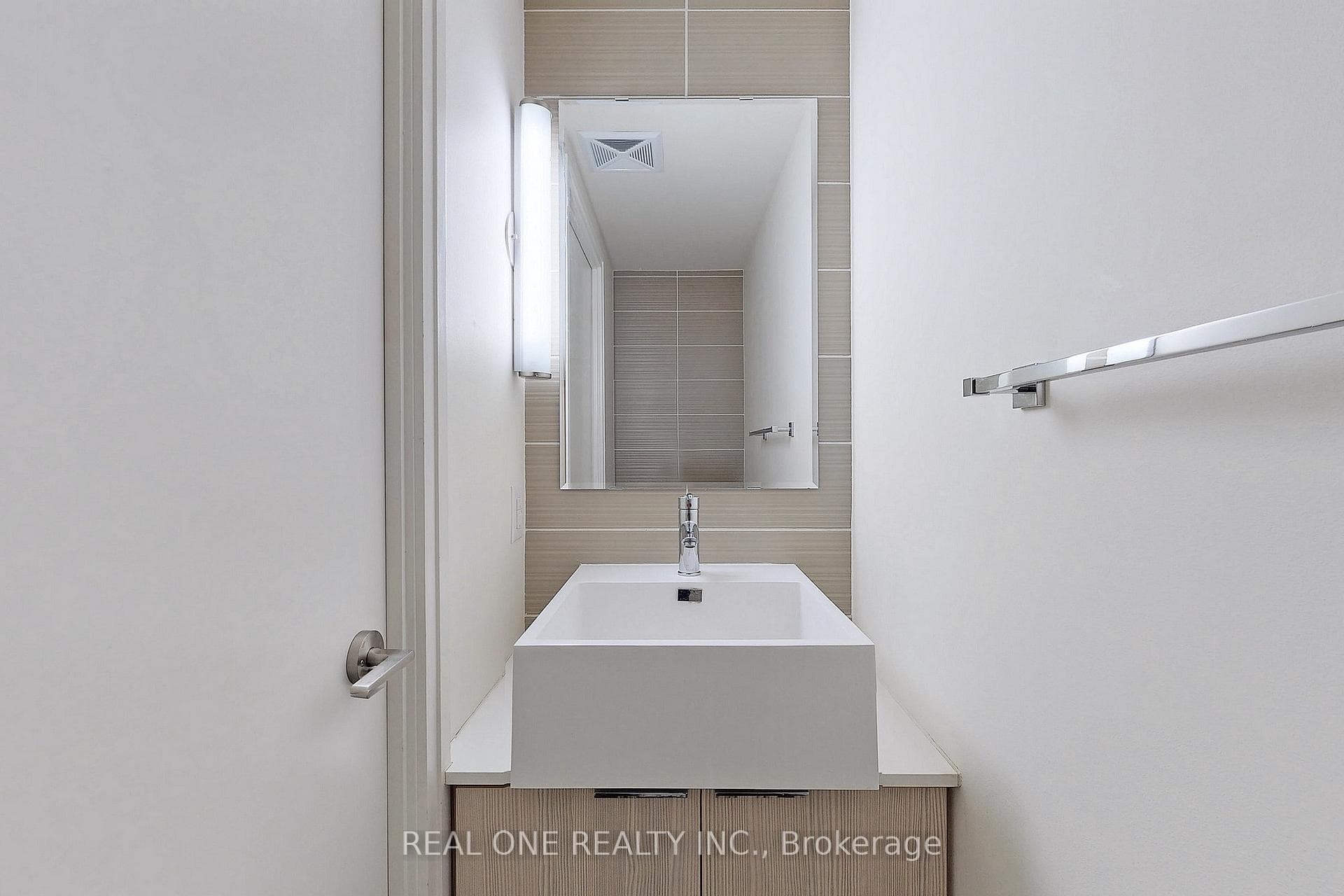 5 Hanna Avenue Unit 509 photo 9