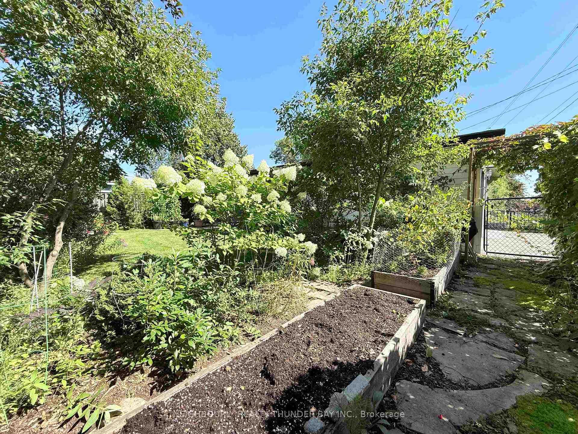623 Grenville Avenue photo 44
