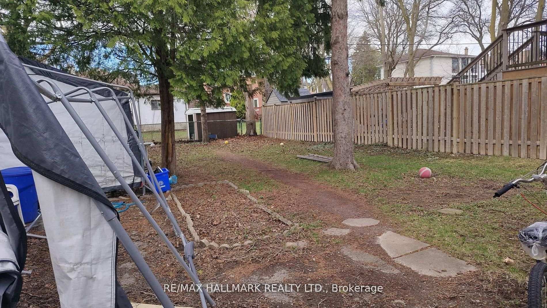 46 Madawaska Avenue photo 3