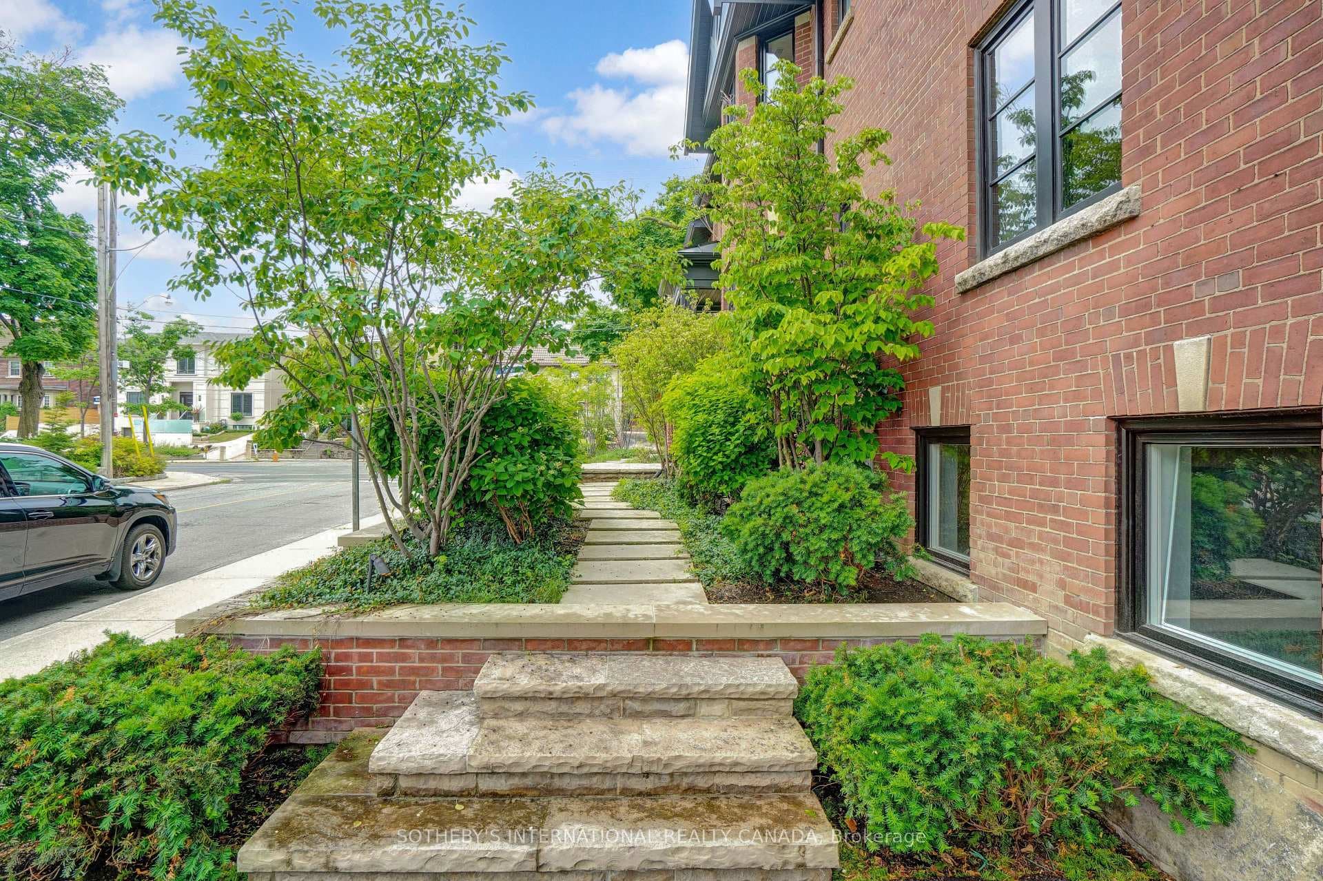 461 Oriole Parkway Unit Upper photo 28