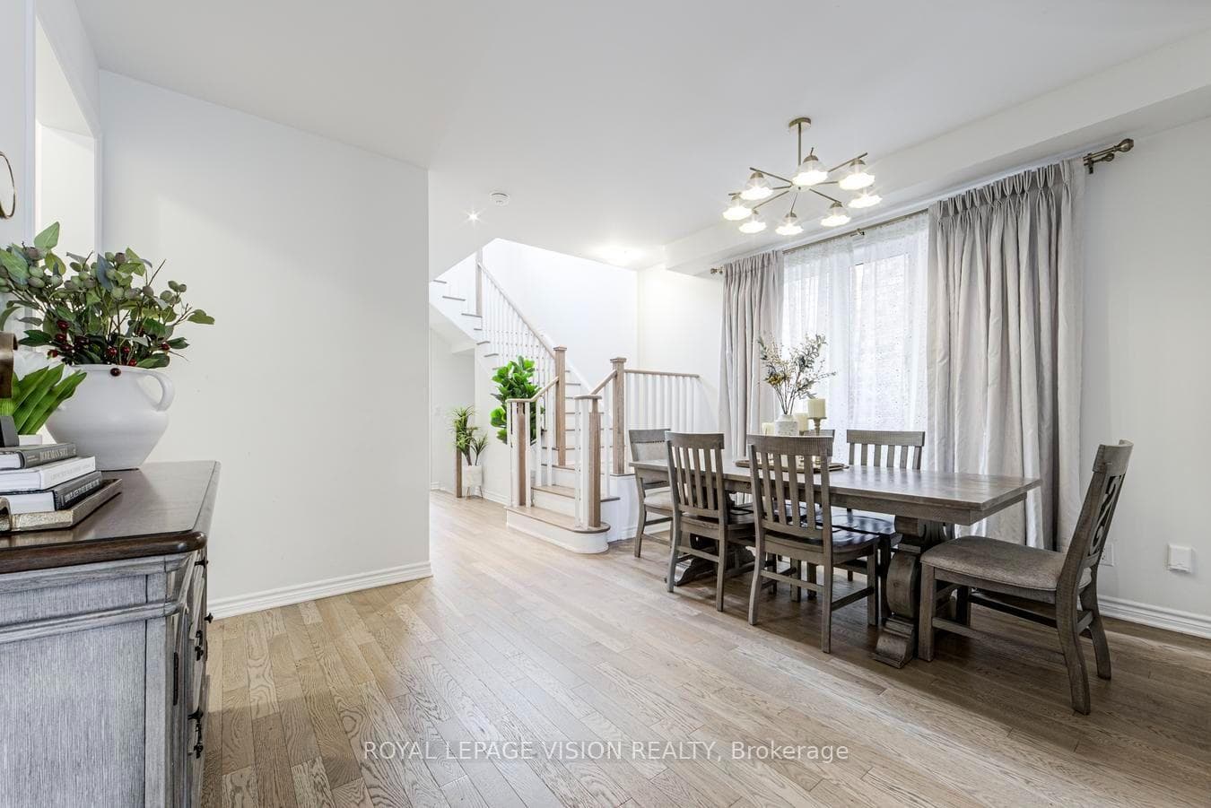 33 Bremner Street photo 7