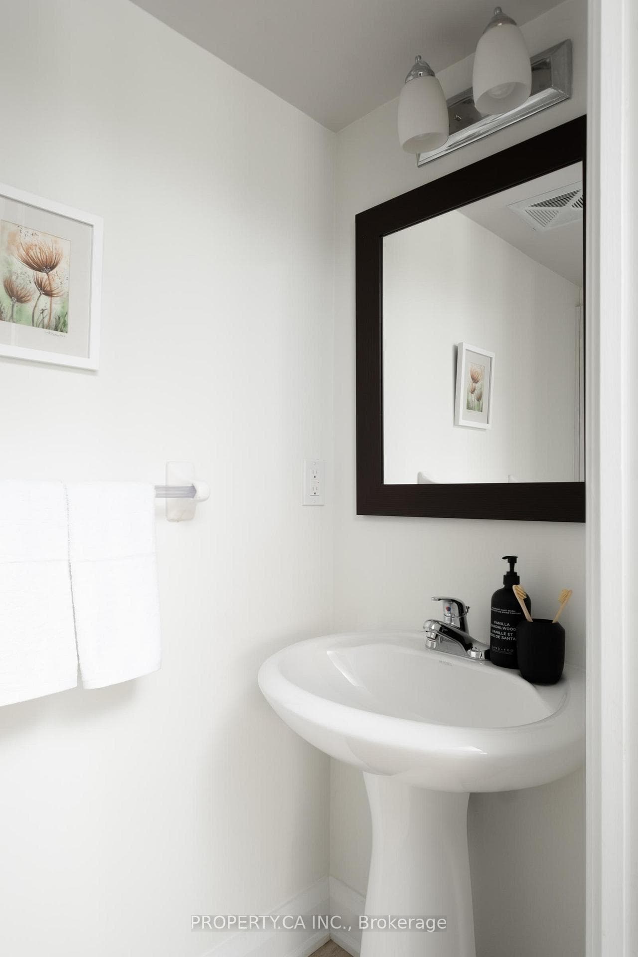 25 Turntable Crescent Unit 133 photo 22