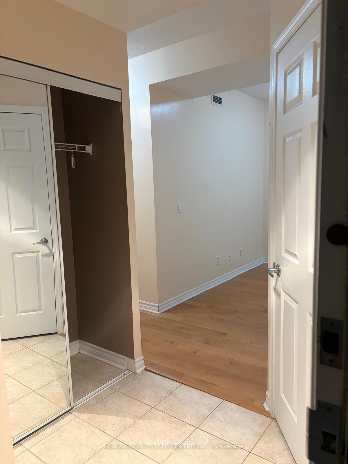 388 Prince of Wales Drive Unit 1411 photo 18