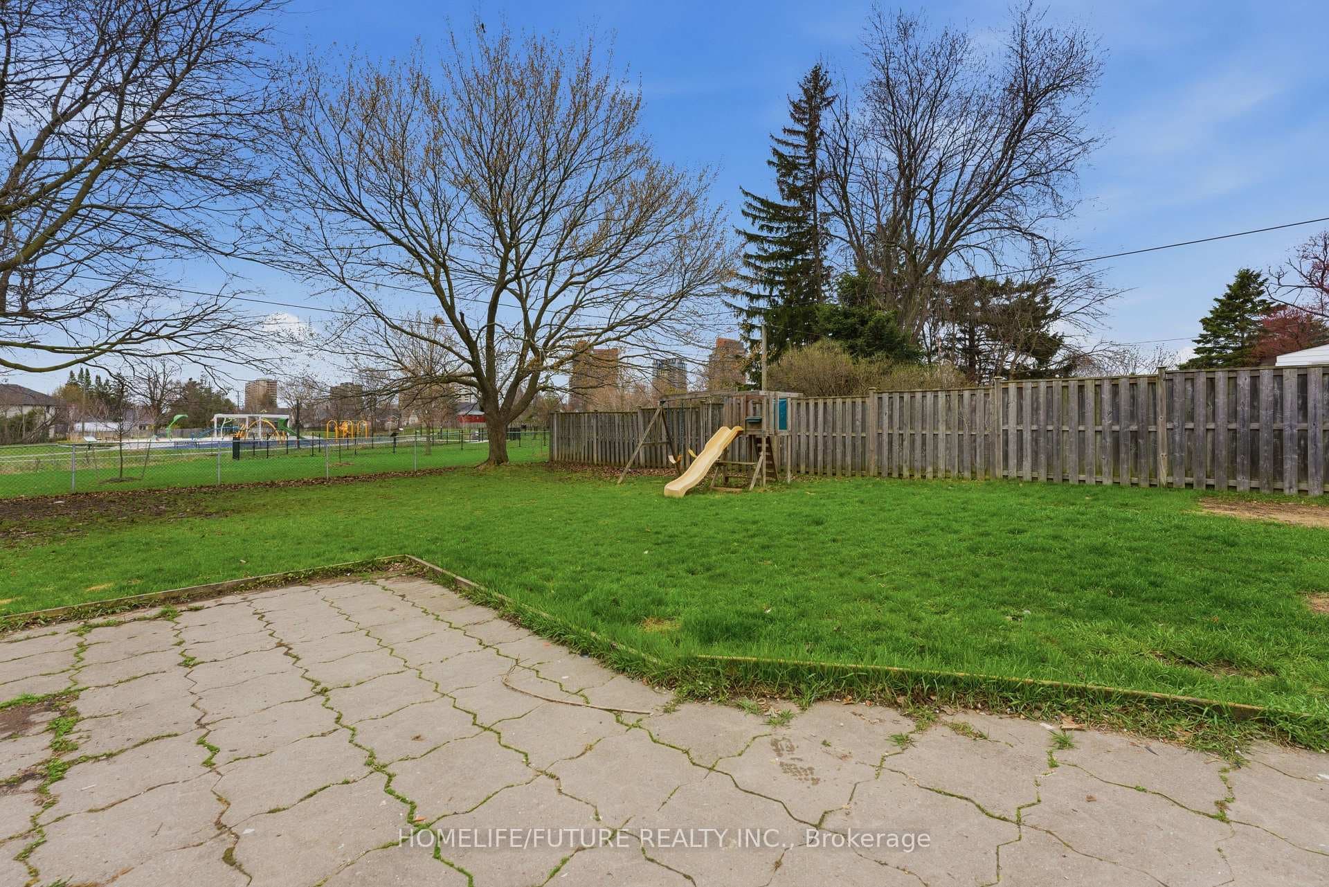 102 Kings Crescent photo 15