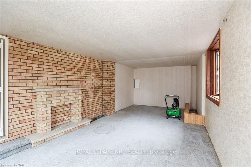 5723 MONTROSE Road photo 28