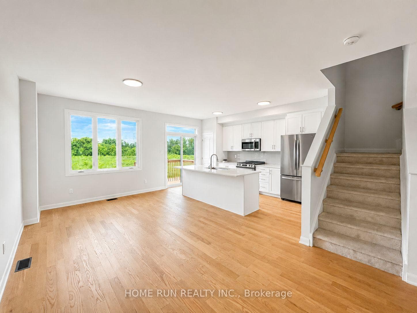 233 Bankside Way photo 4