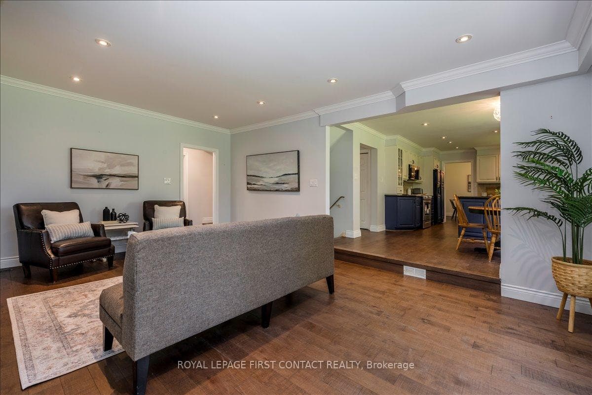 11 Forestwood Lane photo 14
