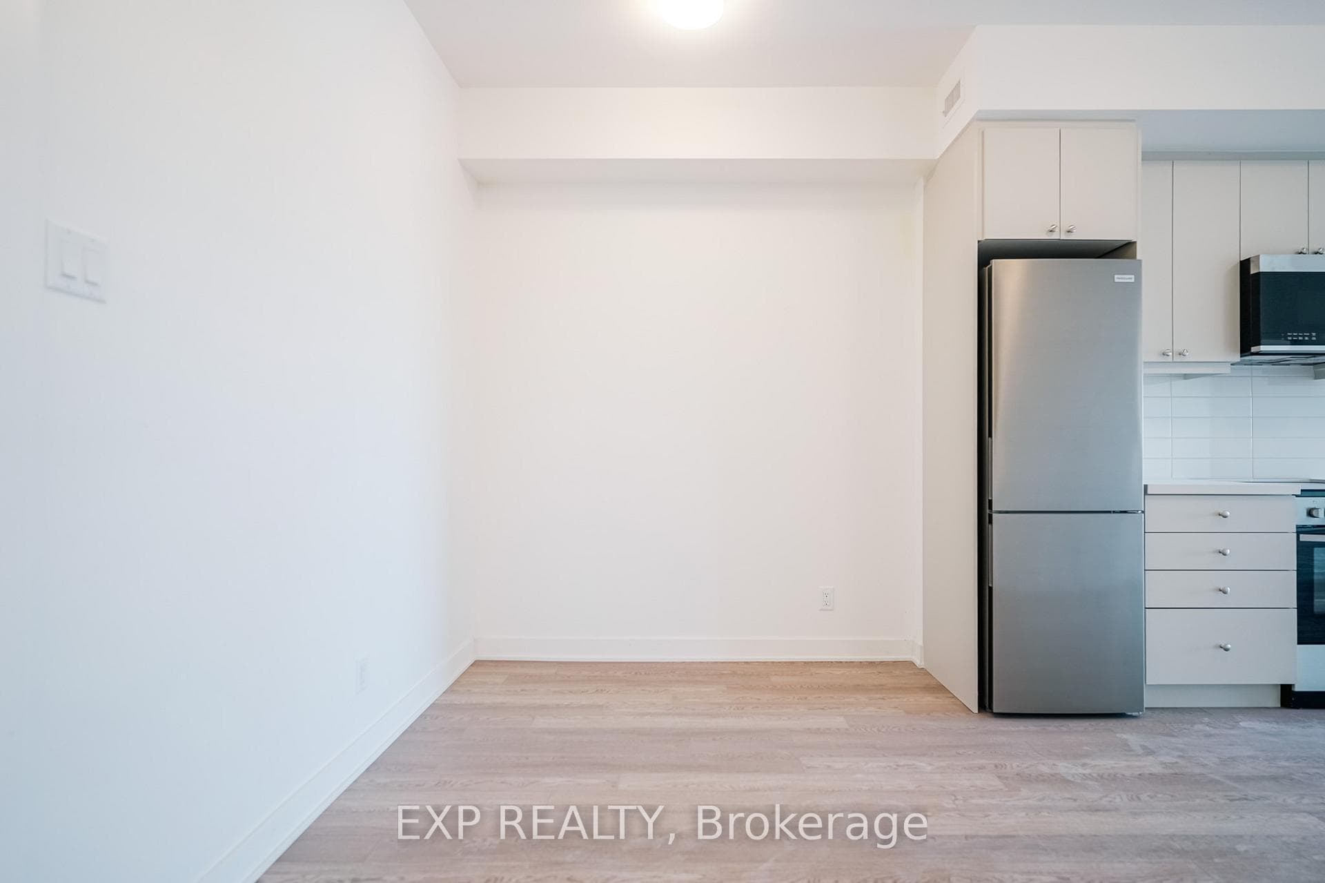 55 Clarington Boulevard Unit 806 photo 6