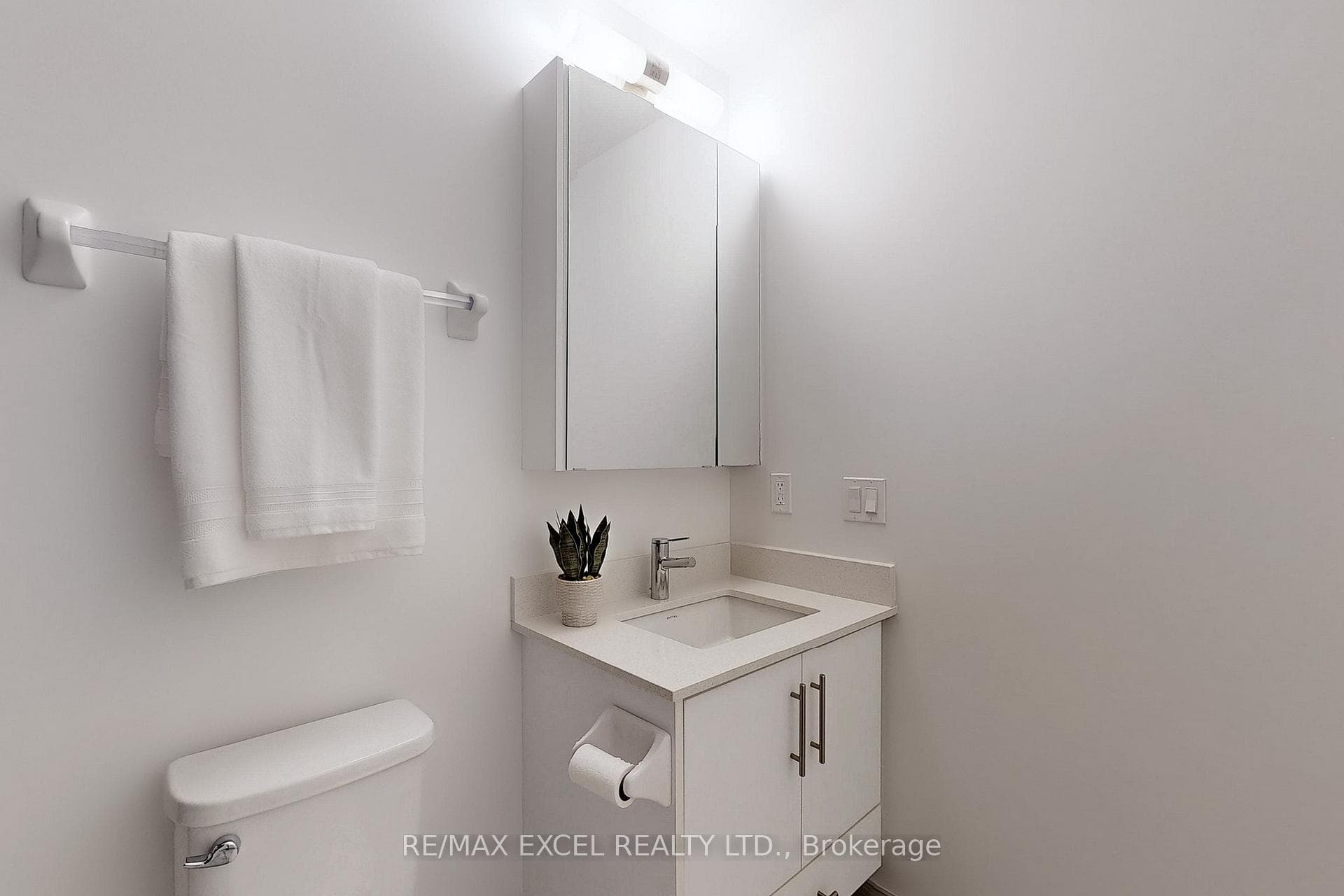 85 ONEIDA Crescent Unit 1009 photo 24