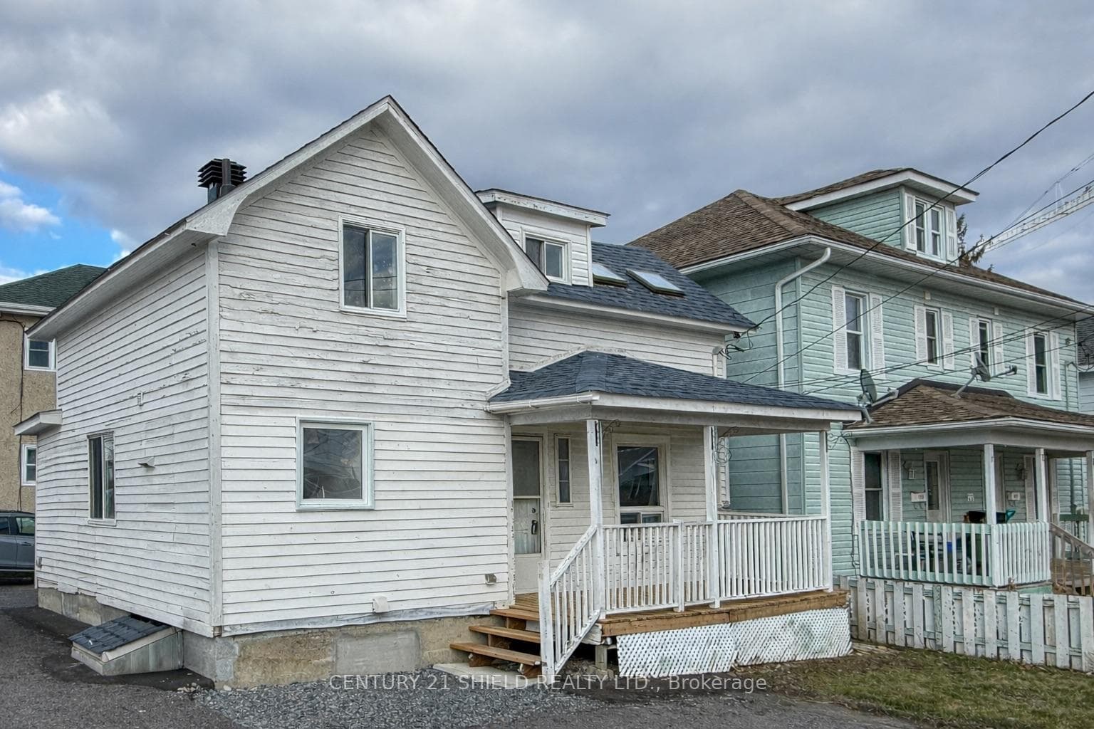 143 Carleton Street photo 1