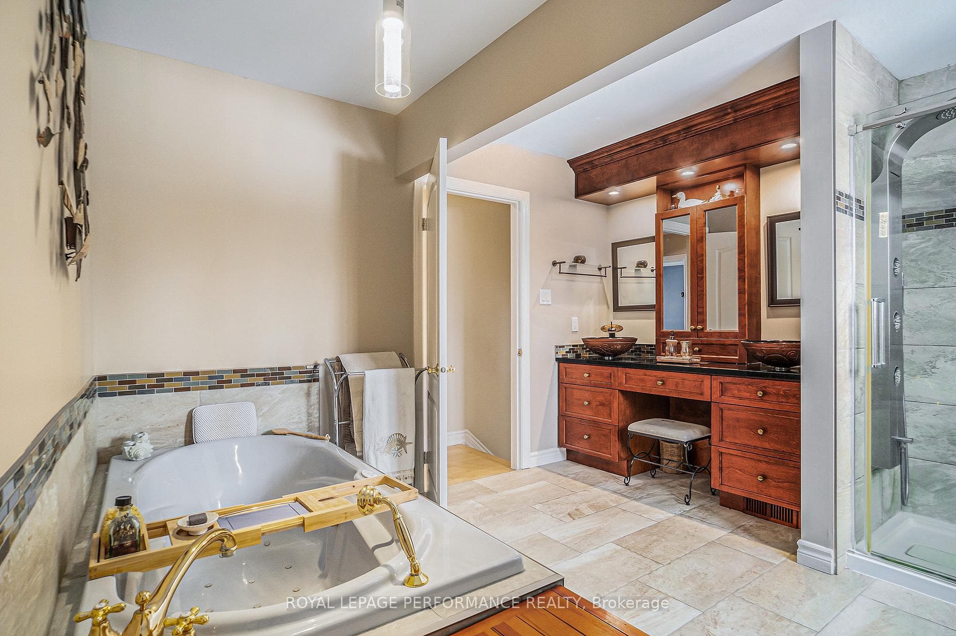 1430 Notre Dame Street photo 32