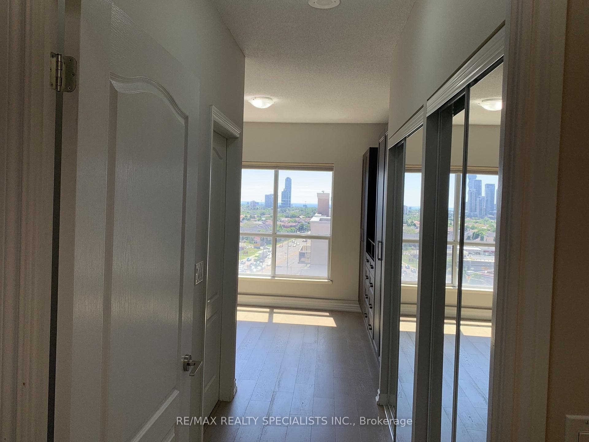 810 Scollard Court Unit 1106 photo 9