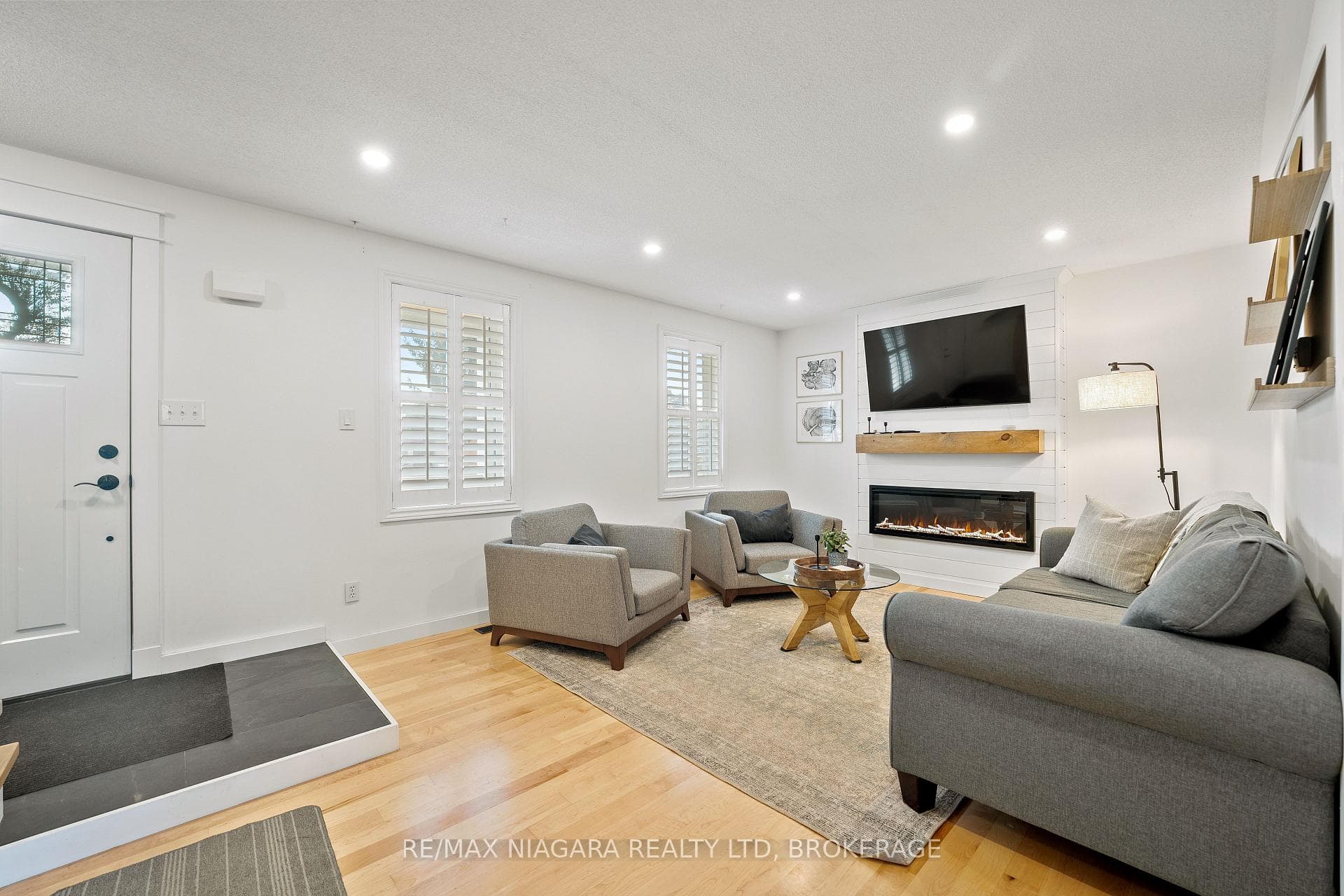 43 NORTHGLEN Avenue photo 5