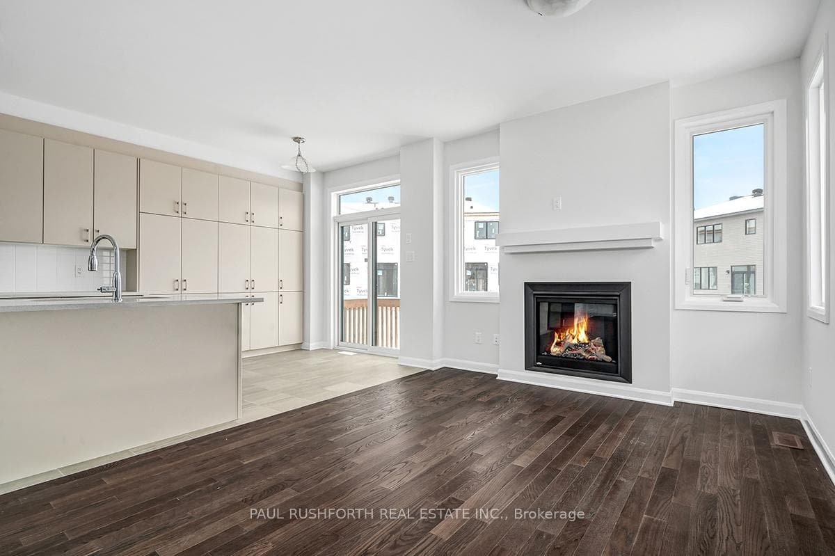 Living Room / Kitchen