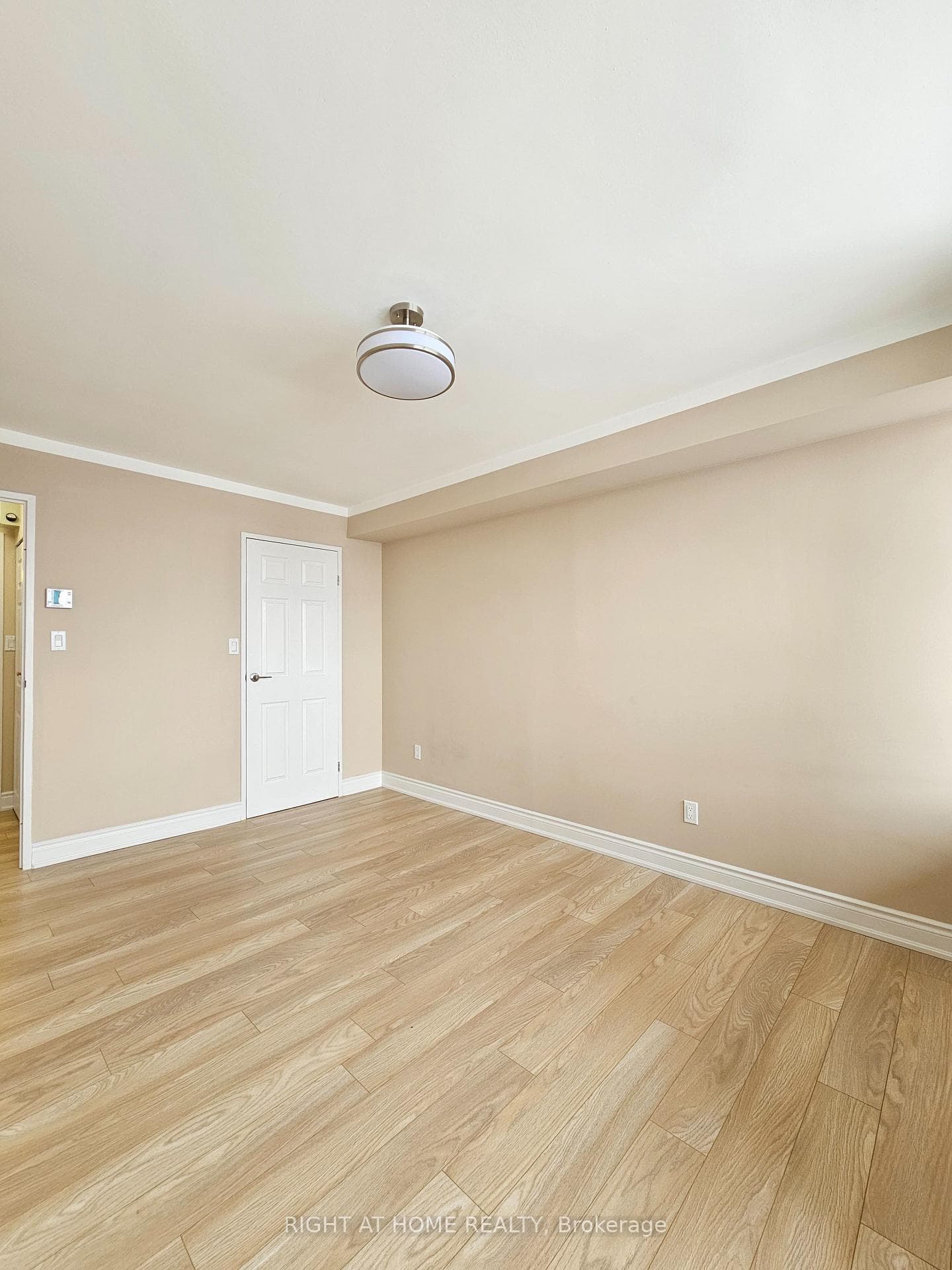 55 William Street Unit 908 photo 5