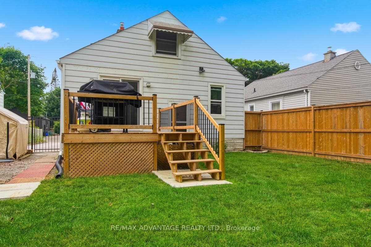 94 Josephine Street photo 30