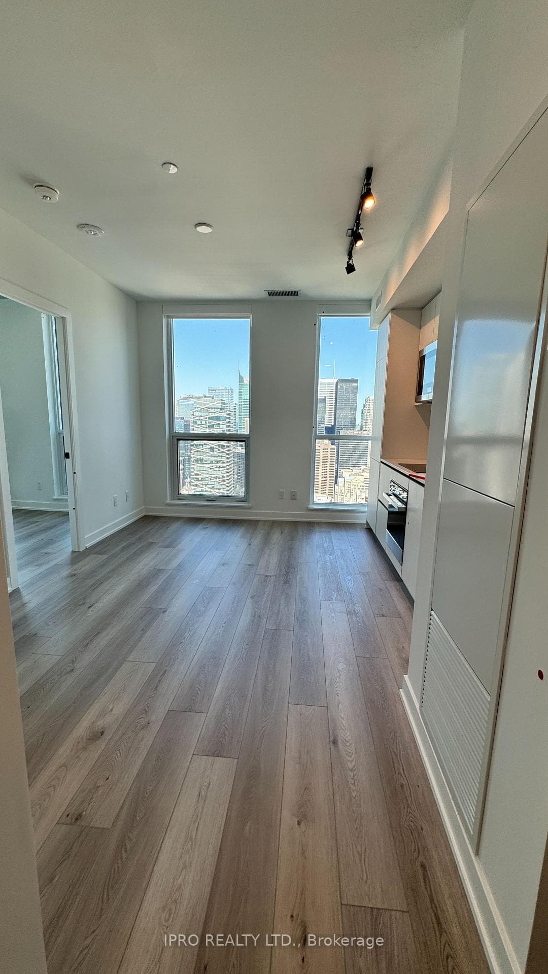 327 King Street Unit 4701 photo 15