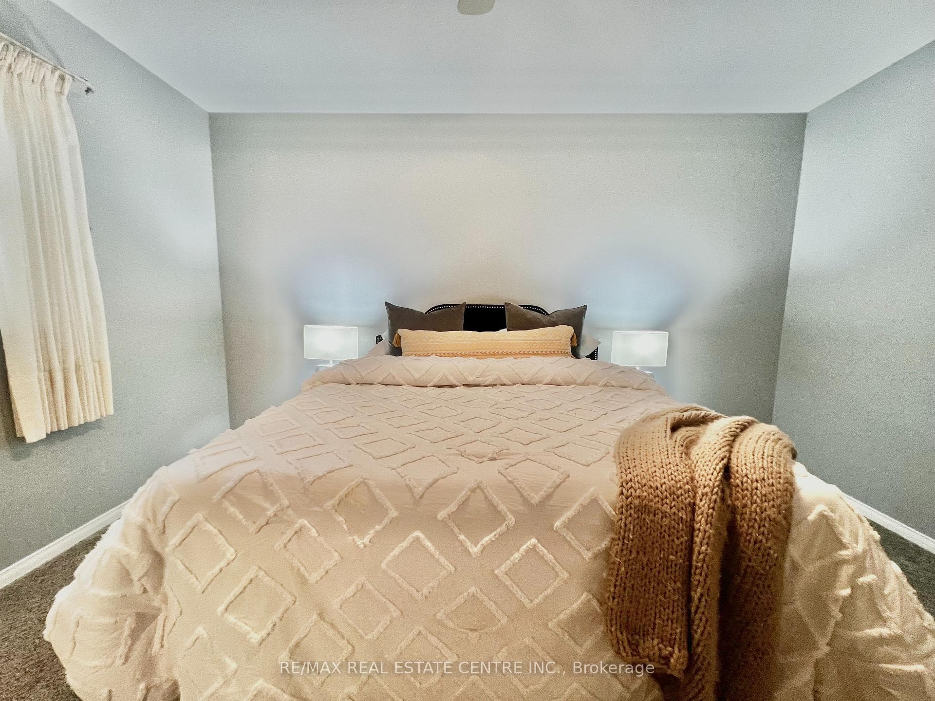 568 Park Avenue photo 16