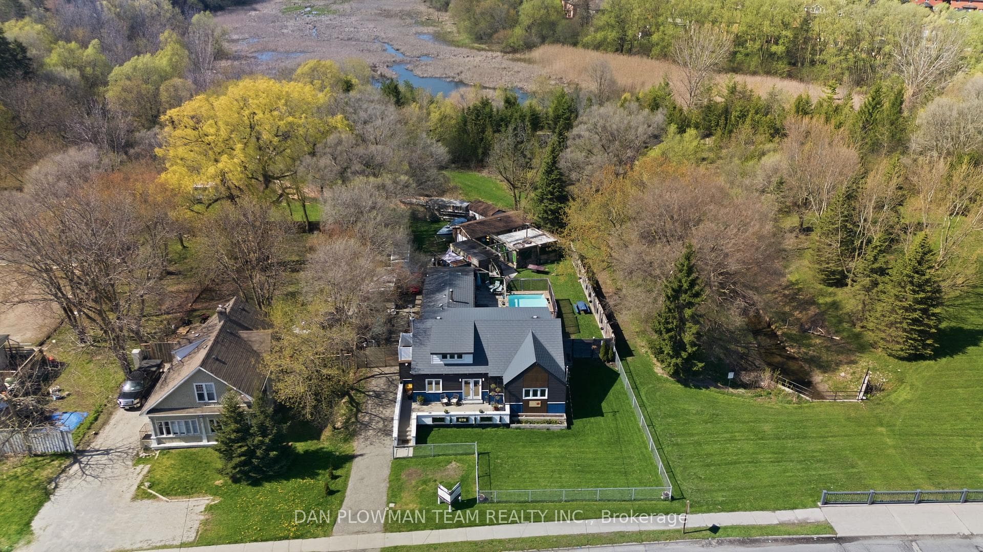 678 King Street photo 2