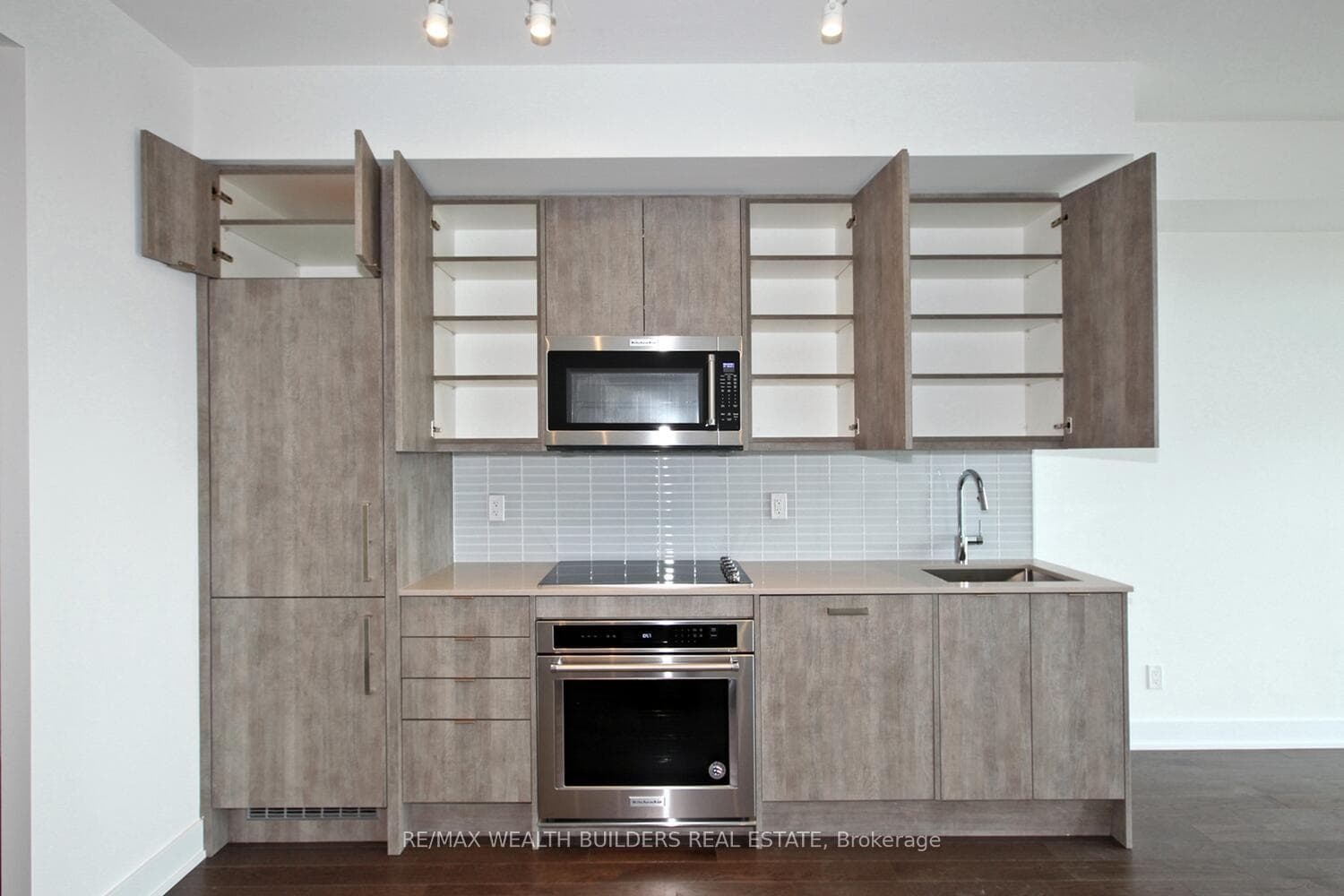 181 Bedford Road Unit 808 photo 13