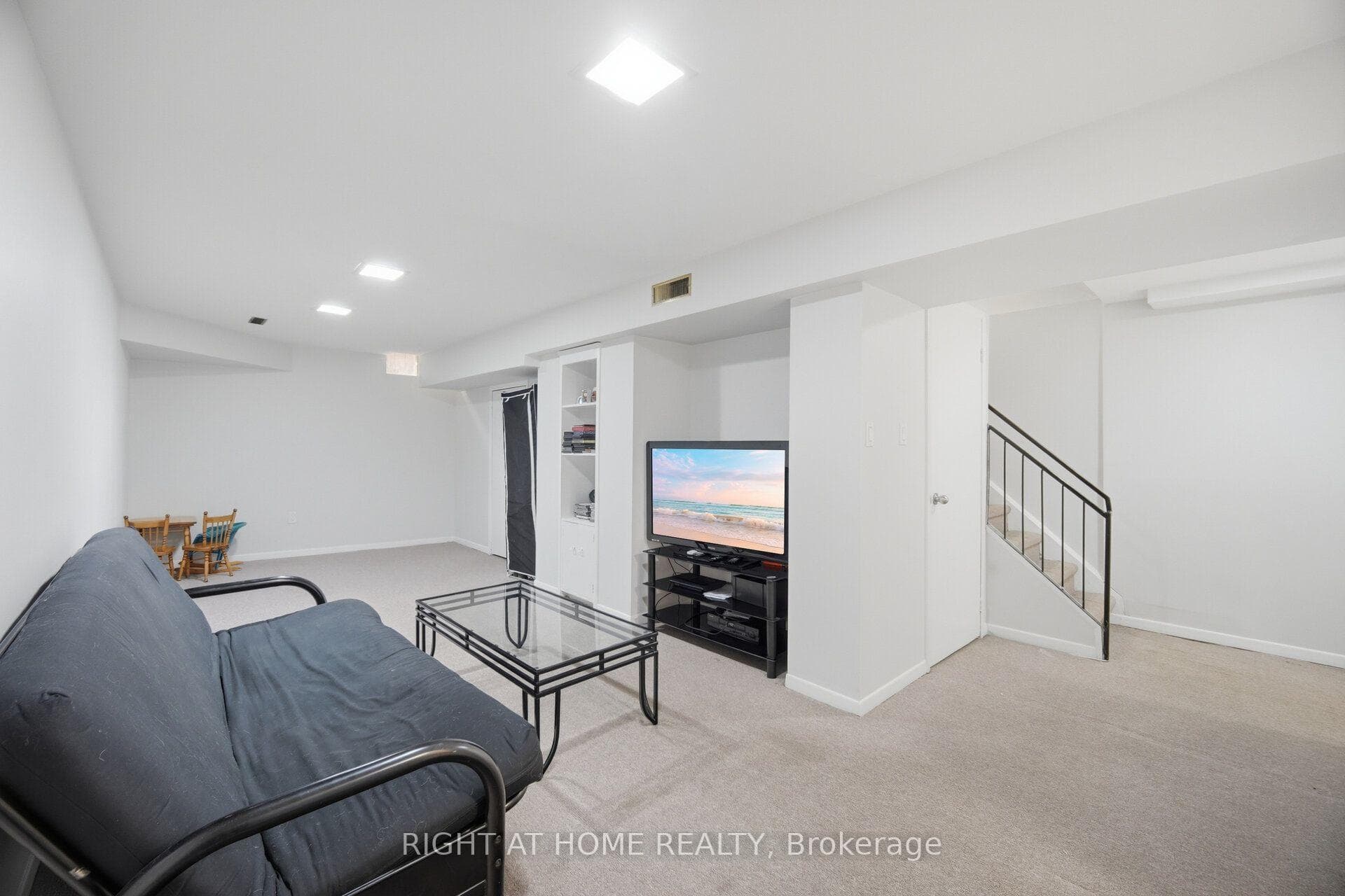 121 Bob O'link Avenue photo 29