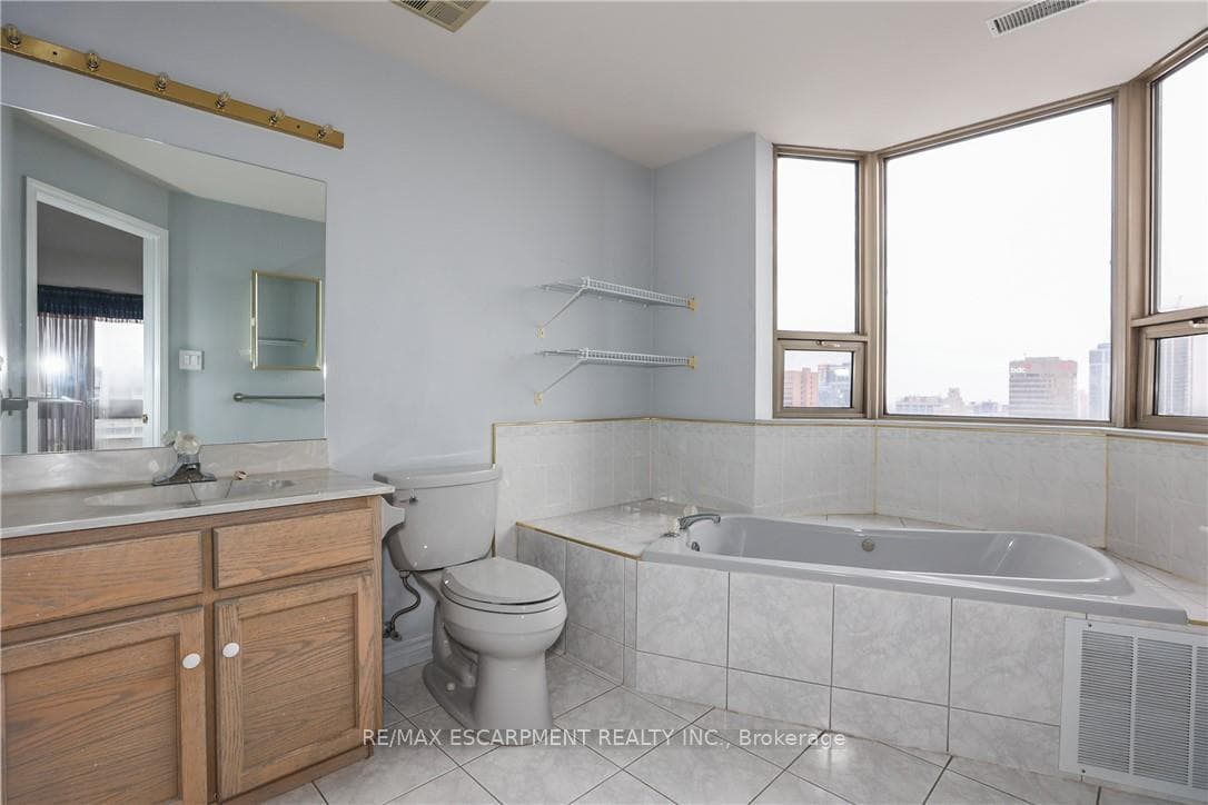 67 Caroline Street Unit 1801 photo 11