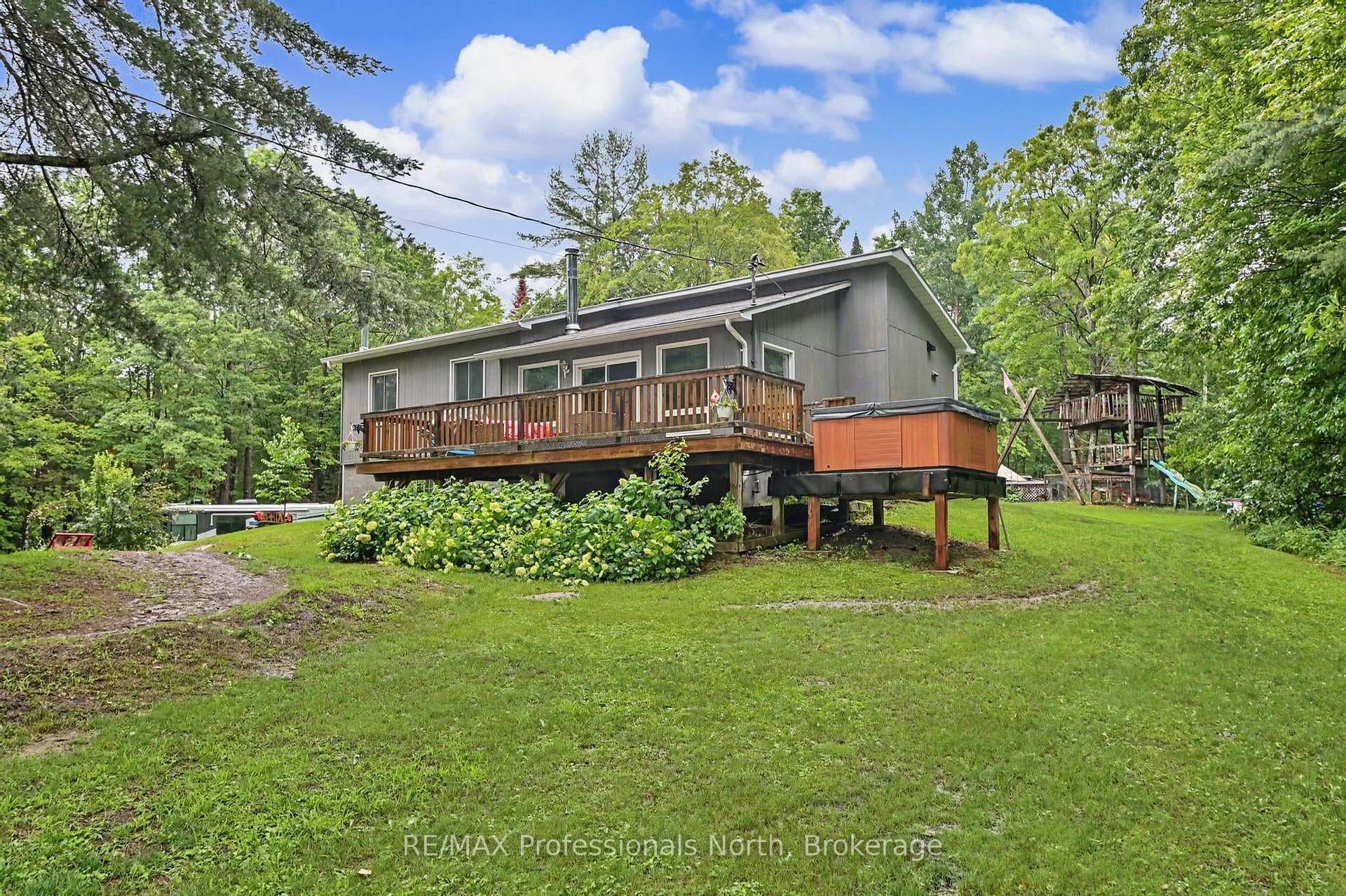 1116 Little Hawk Lake Road photo 2
