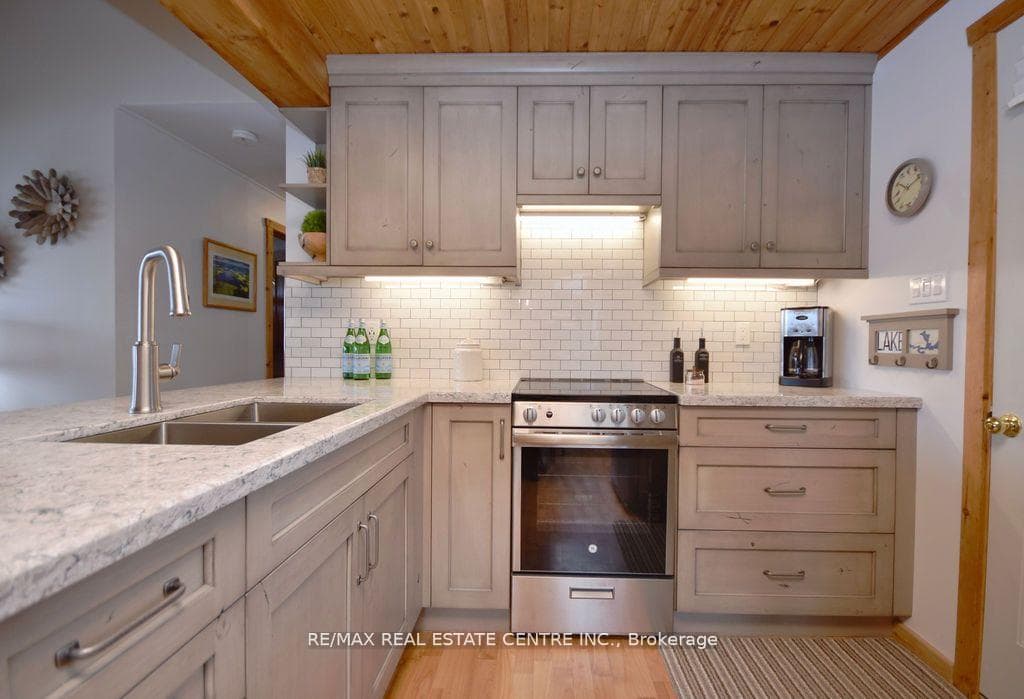1054 Cove Road Unit 8 photo 7