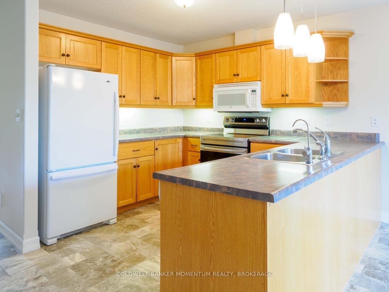 409 Queen Street Unit 8 photo 4